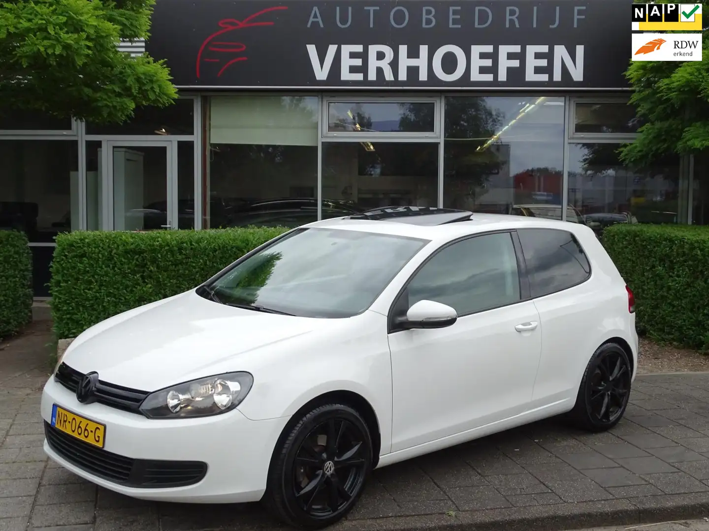 Volkswagen Golf 1.4 Easyline - PANORAMADAK - AIRCO - ZOMER KLAAR ! White - 1