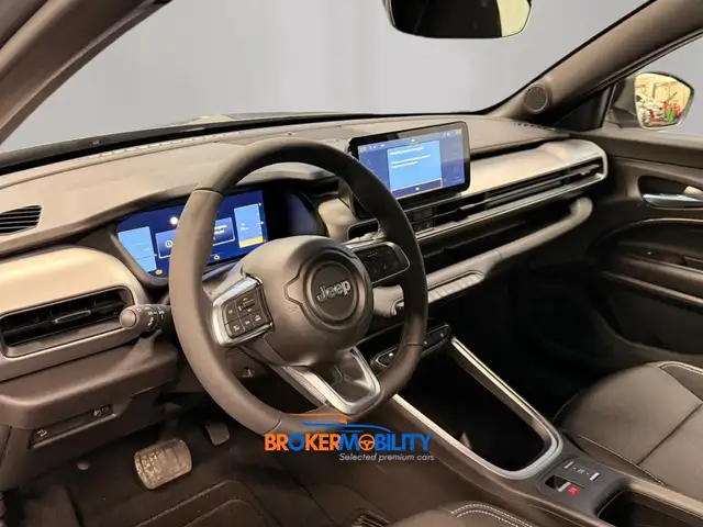 Jeep Avenger view 12