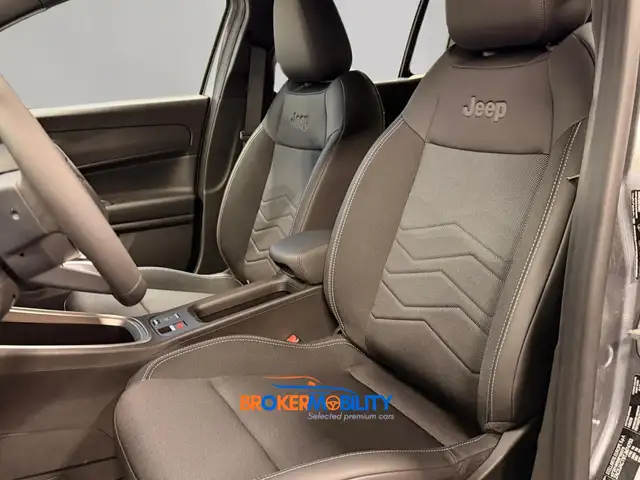 Jeep Avenger view 13