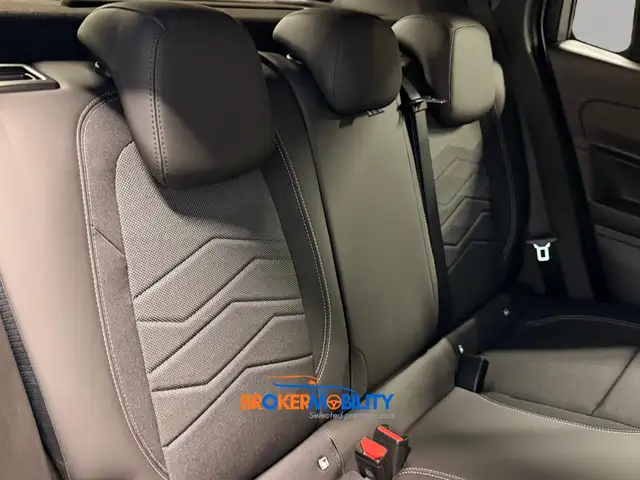 Jeep Avenger view 10