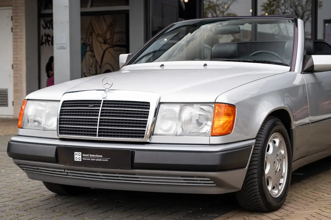 Mercedes-Benz E 300 CE-24 Cabriolet, foto 2