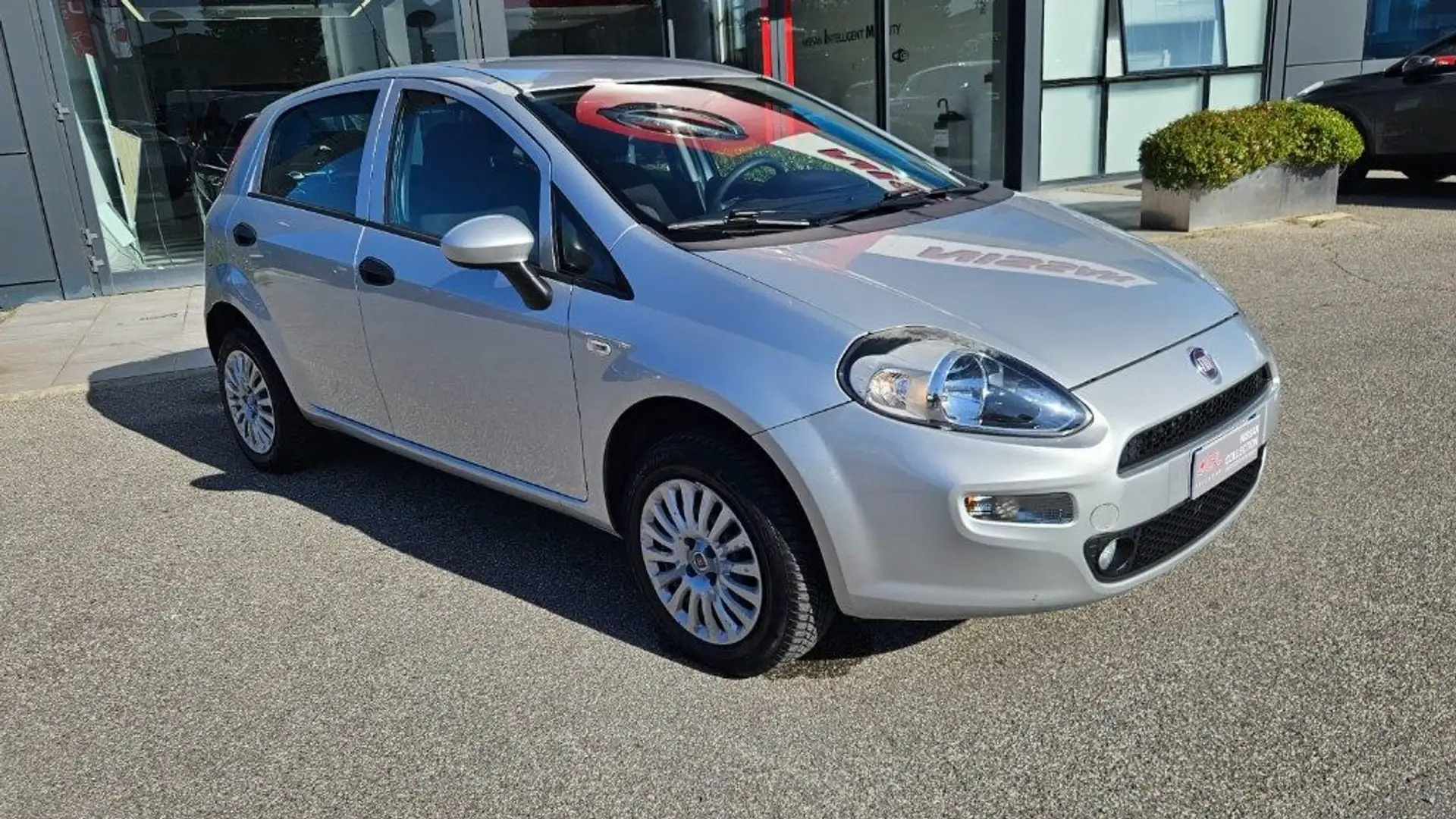 Fiat Punto 1.4 8V 5 porte Natural Power Street Argento - 2