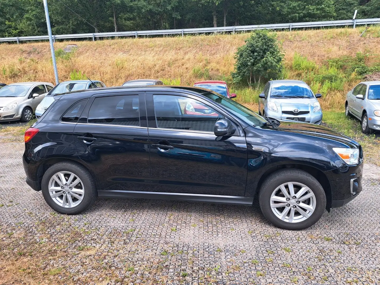 Mitsubishi ASX Edition 4WD AHK Standheizung M+S Scheckheft Negro - 2