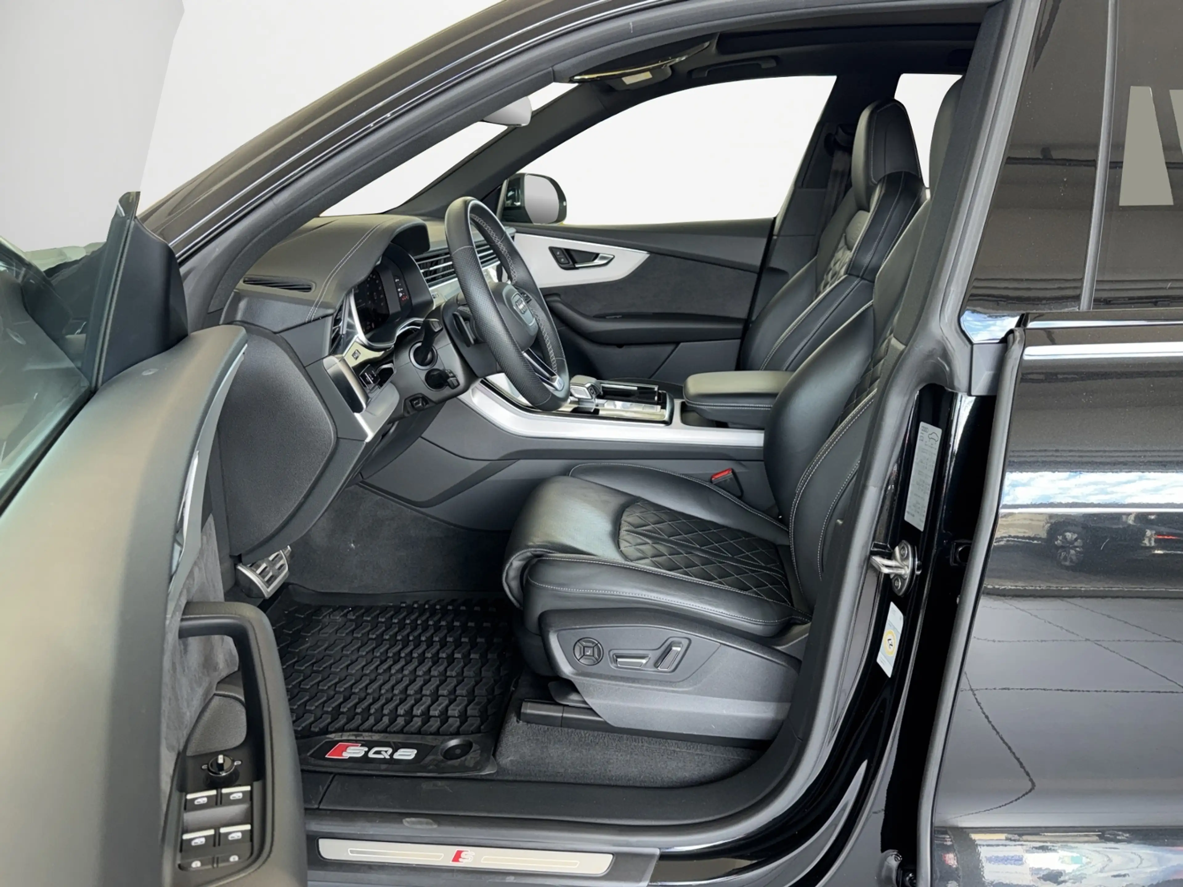 Audi SQ8 4.0TFSI tiptronic quattro *AHK*Nachtsicht* — photo 13