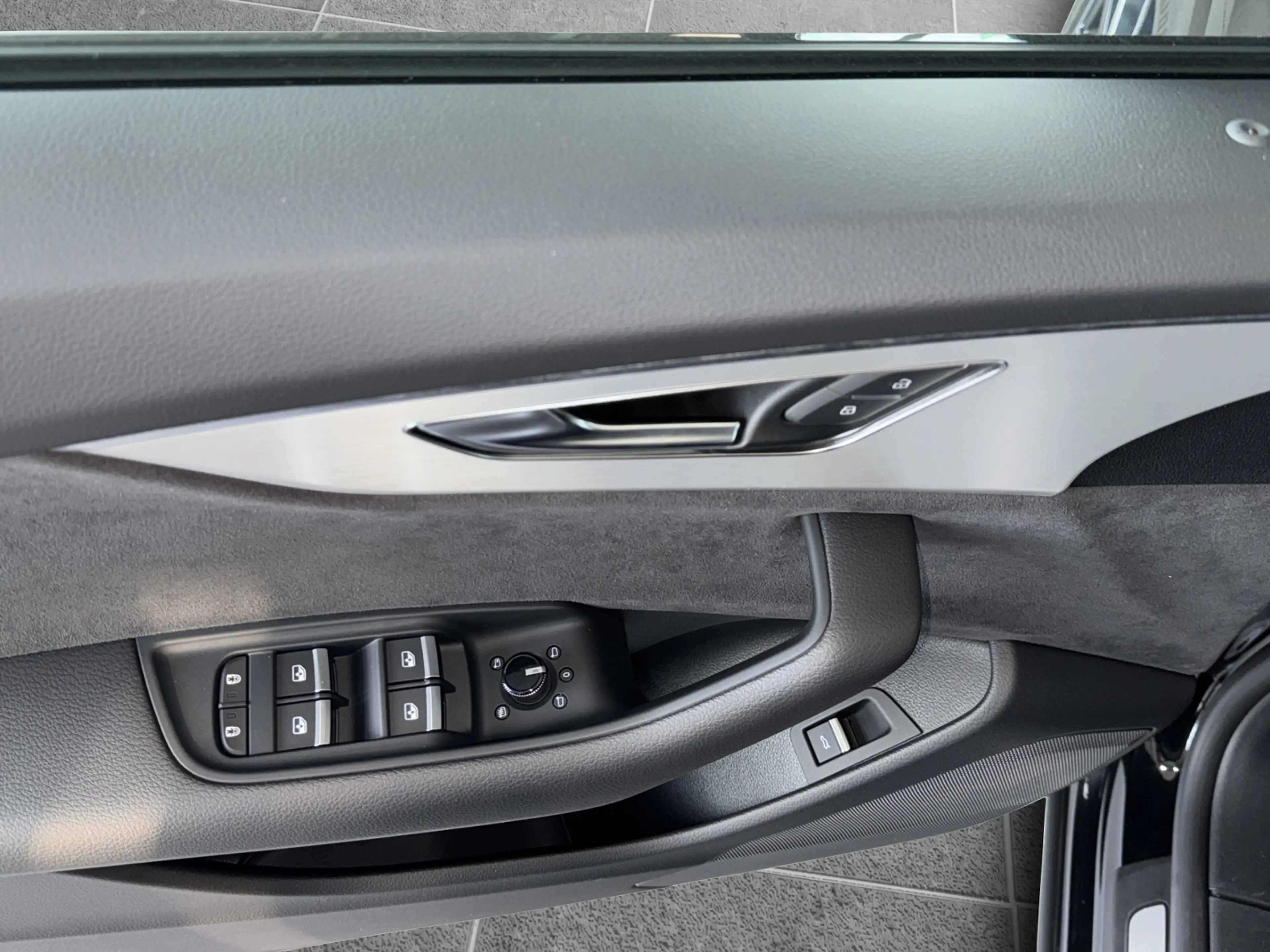 Audi SQ8 4.0TFSI tiptronic quattro *AHK*Nachtsicht* — photo 12
