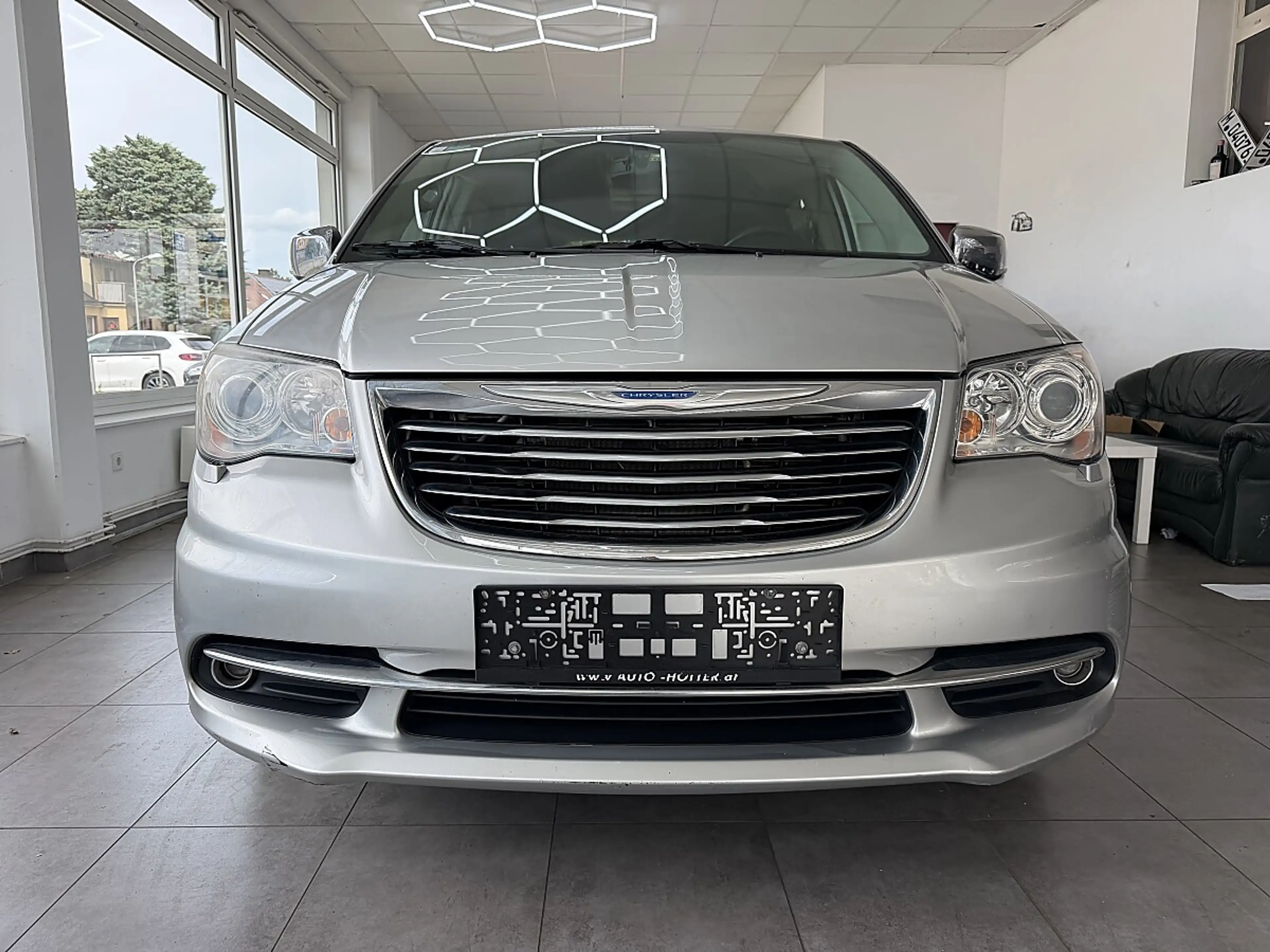 Lancia Voyager 2.8 CRD Platinum — photo 3