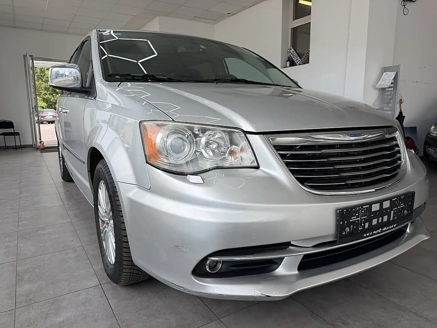 Lancia Voyager 2.8 CRD Platinum Silber - 1
