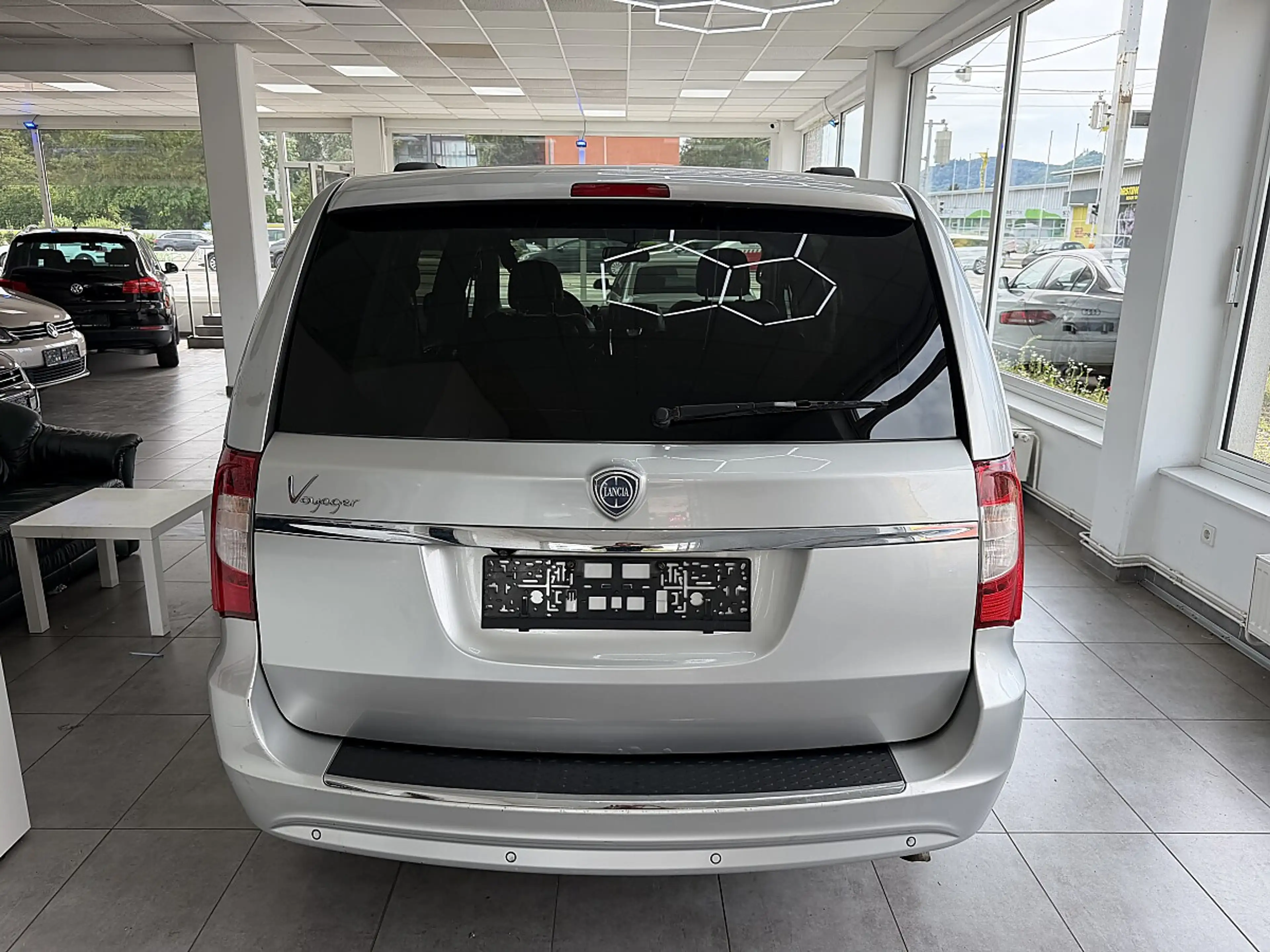 Lancia Voyager 2.8 CRD Platinum — photo 11