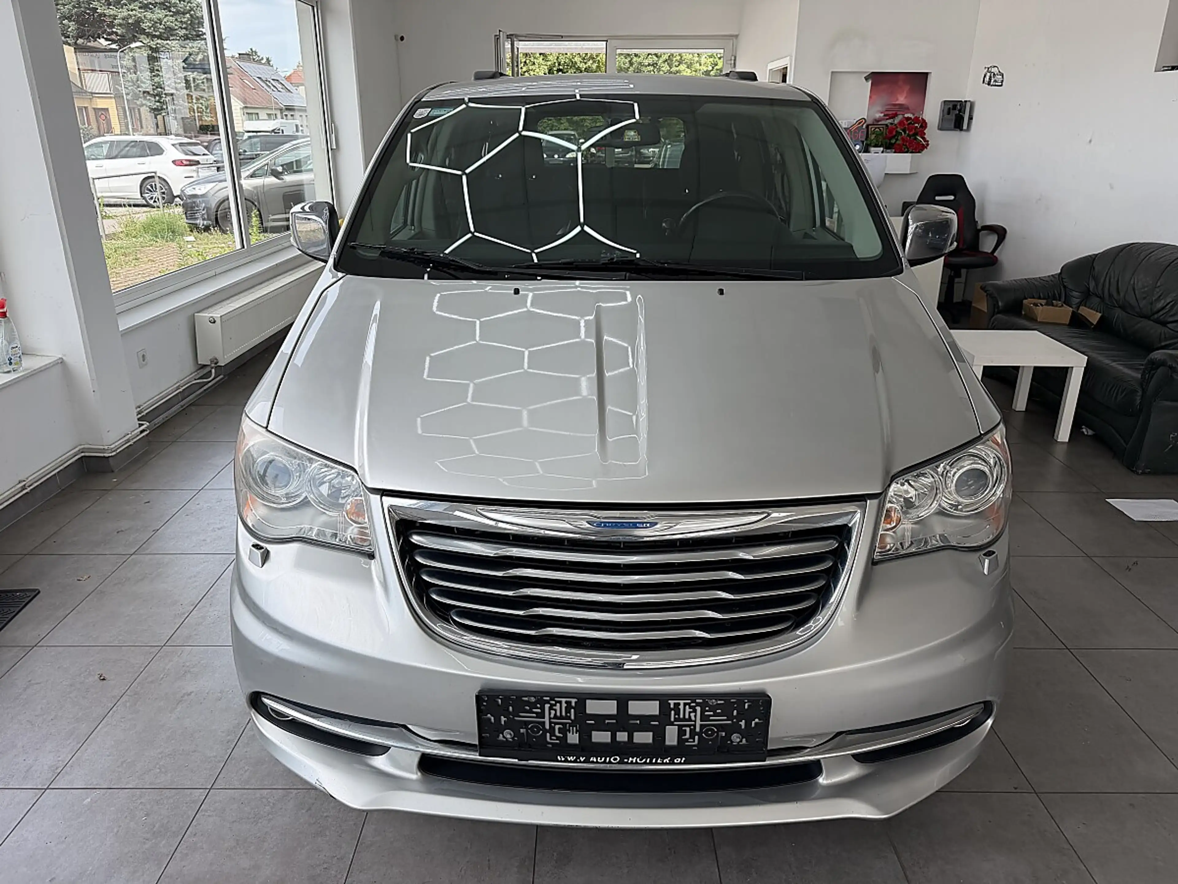 Lancia Voyager 2.8 CRD Platinum — photo 4