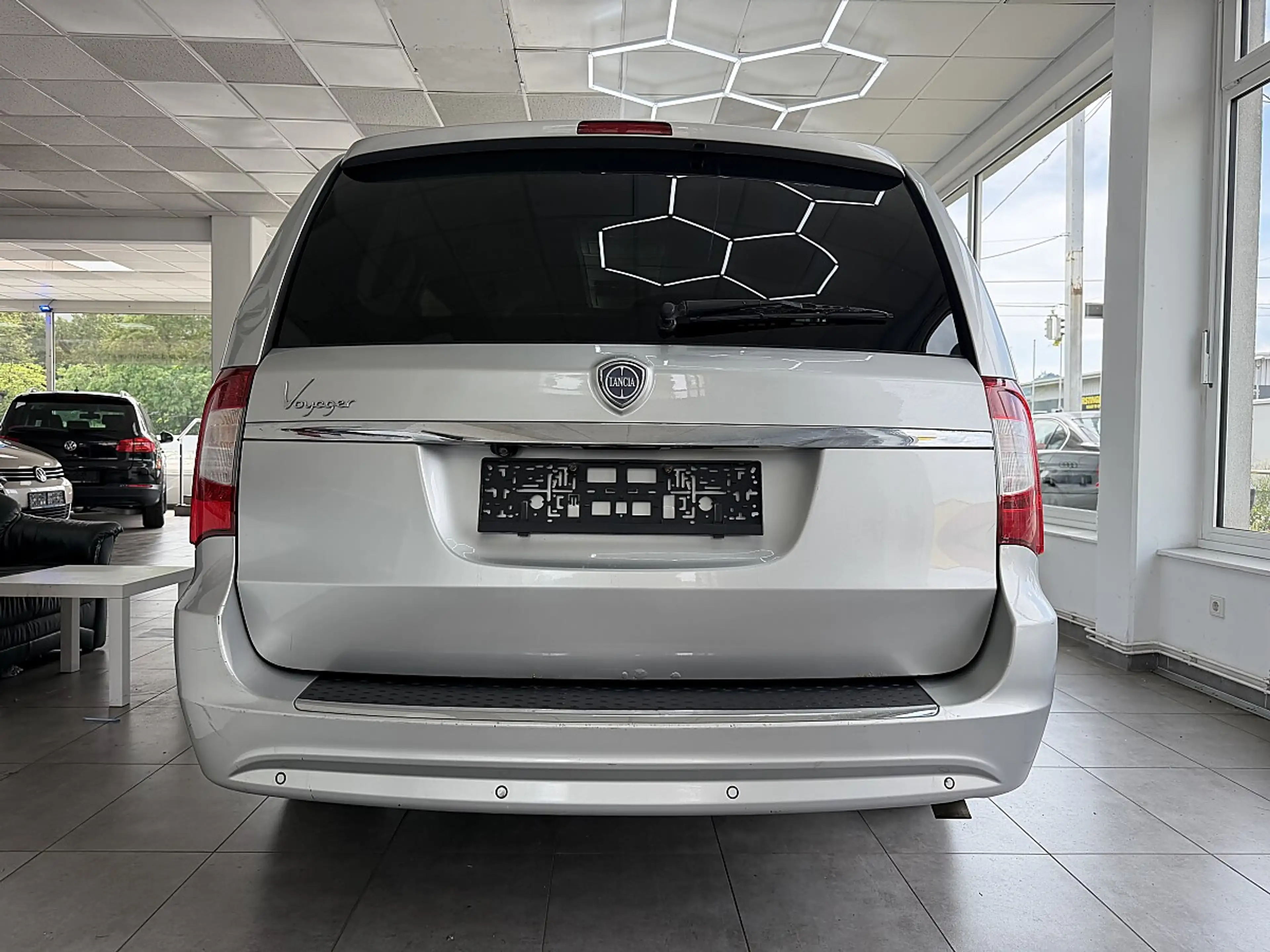 Lancia Voyager 2.8 CRD Platinum — photo 10