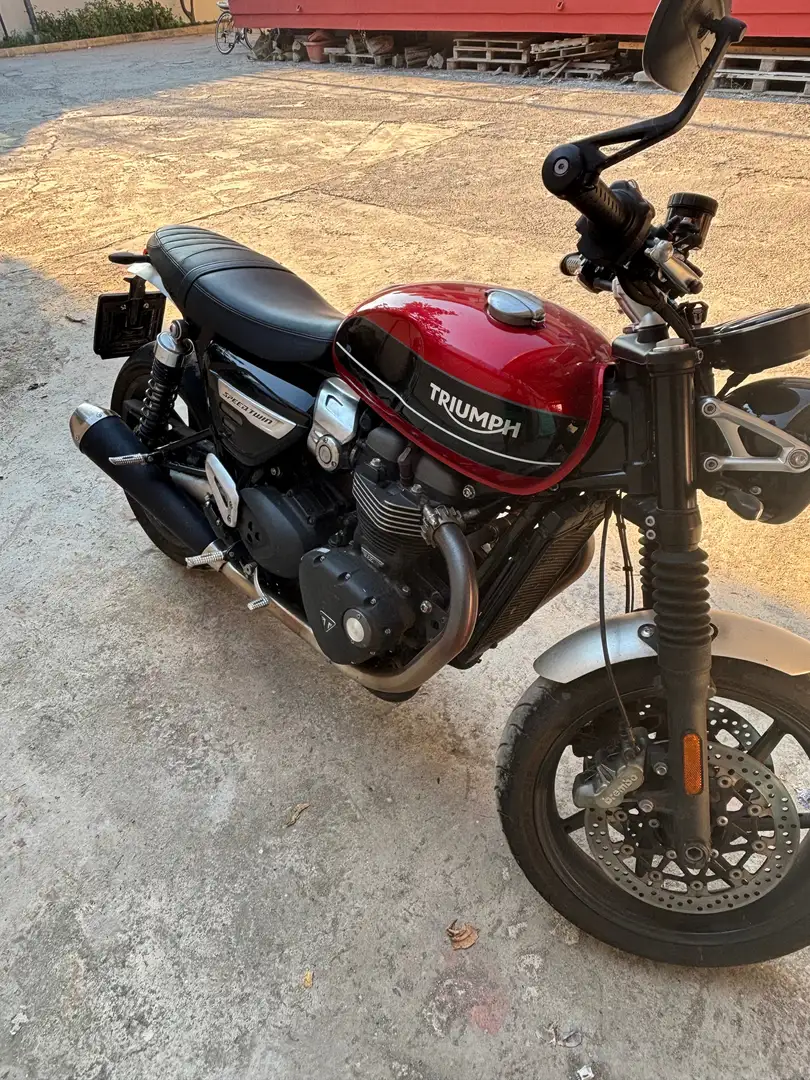 Triumph Speed Twin 1200 Rojo - 2