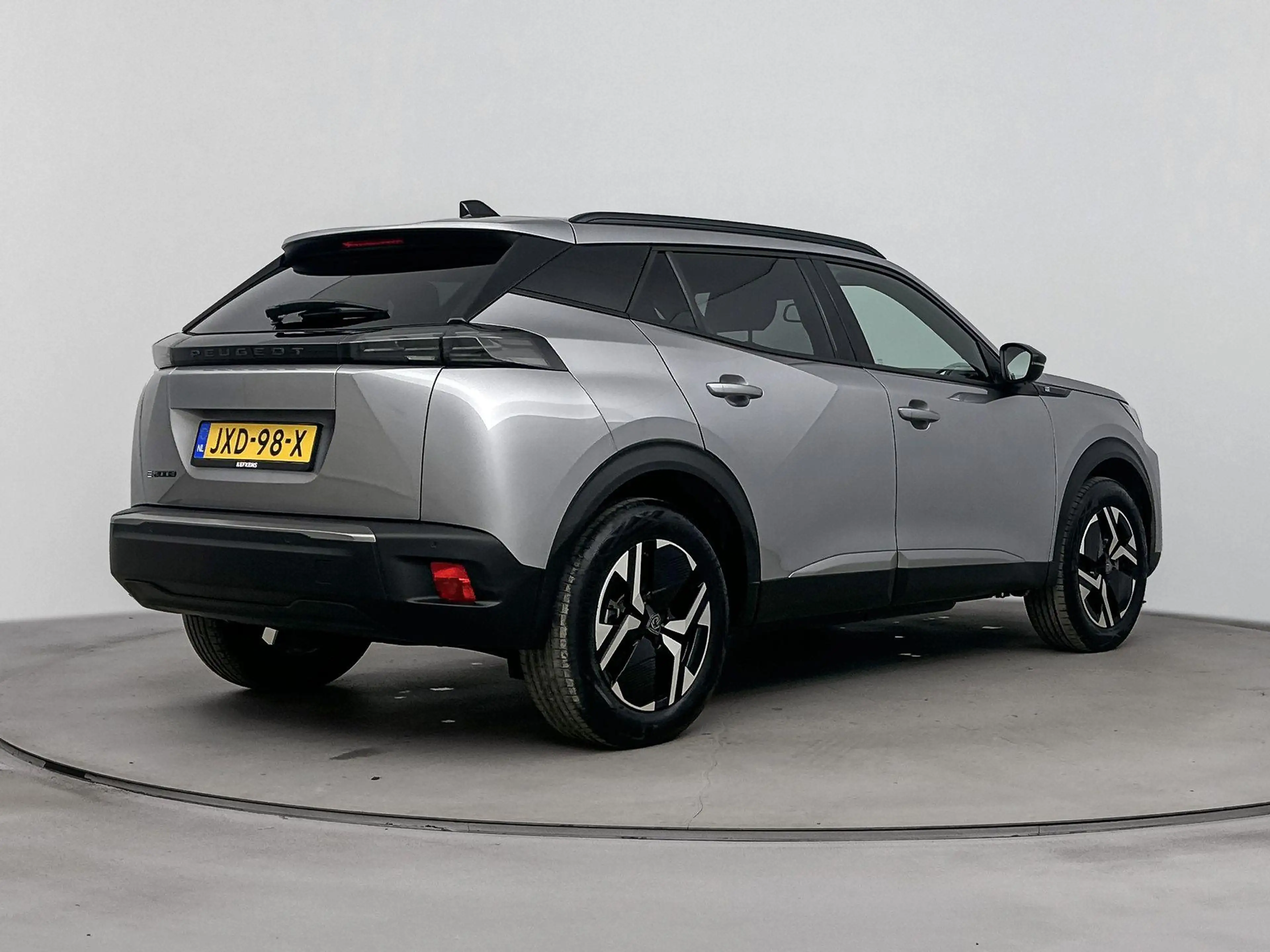 Peugeot e-2008 SUV EV Allure 50 kWh 136pk | Accu 100% | Navigatie — photo 10