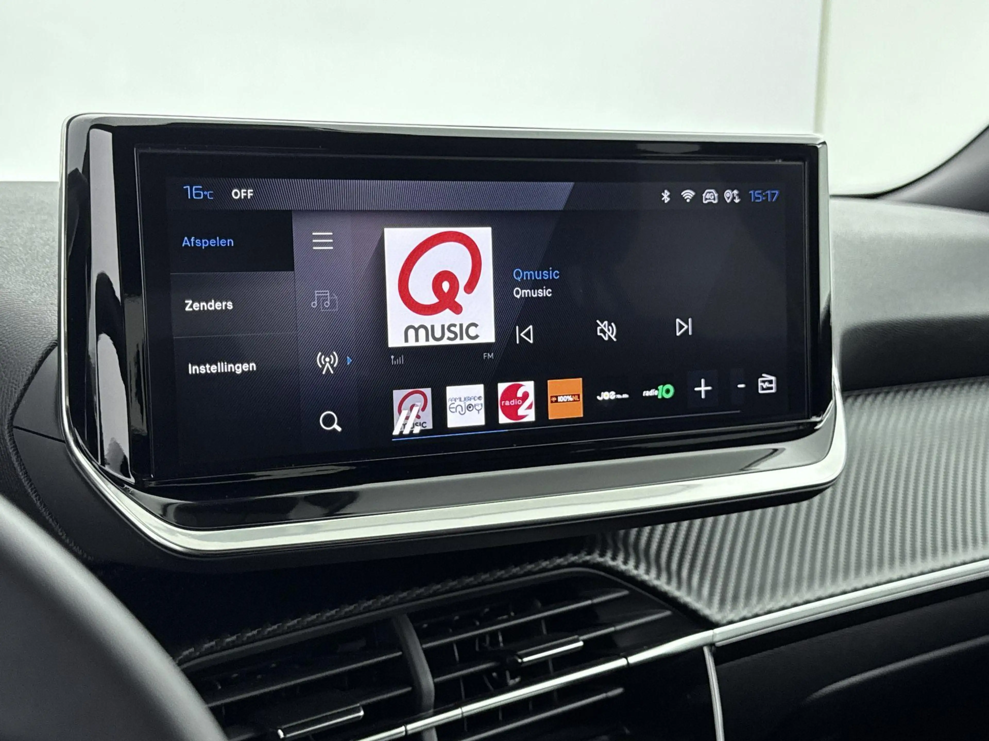 Peugeot e-2008 SUV EV Allure 50 kWh 136pk | Accu 100% | Navigatie — photo 12