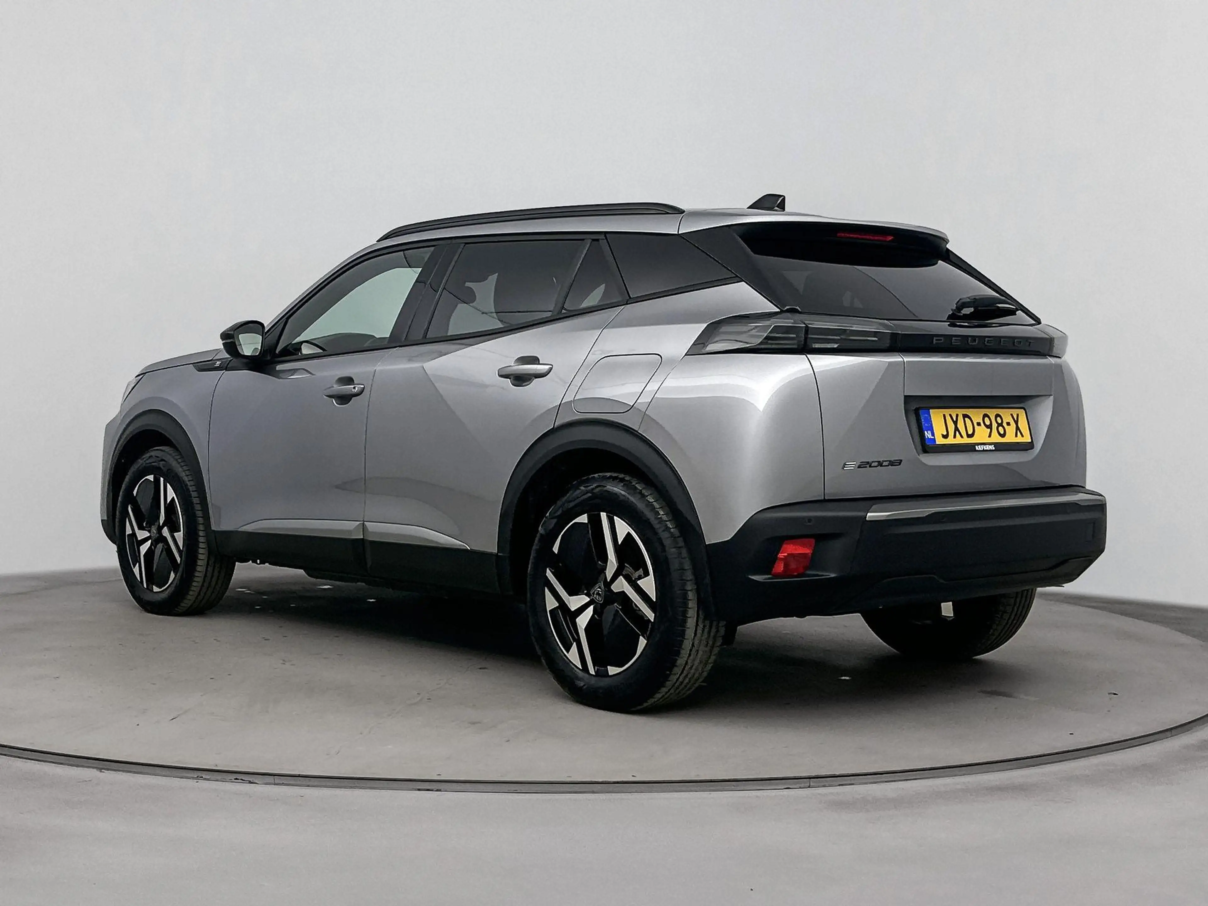 Peugeot e-2008 SUV EV Allure 50 kWh 136pk | Accu 100% | Navigatie — photo 3