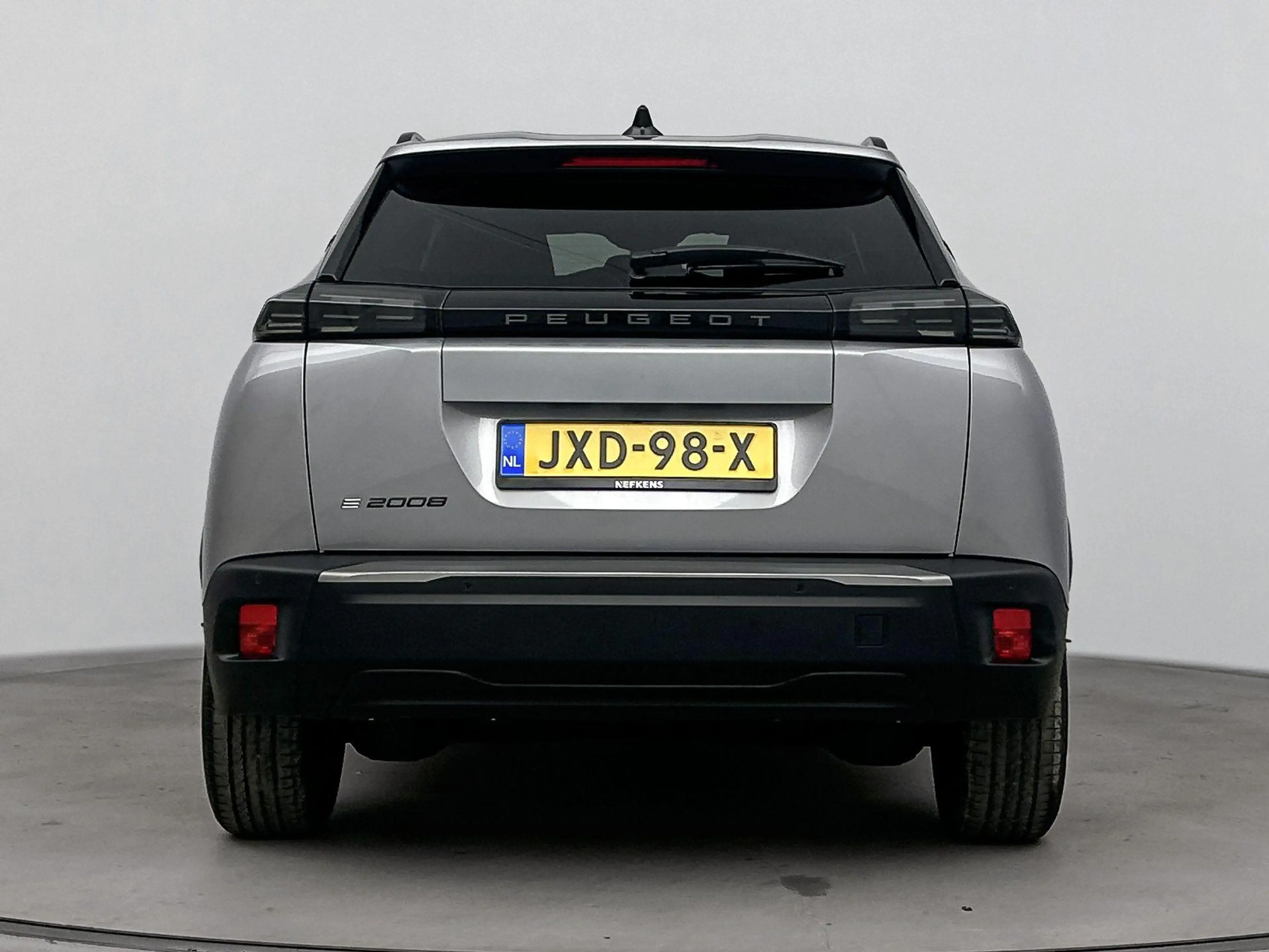 Peugeot e-2008 SUV EV Allure 50 kWh 136pk | Accu 100% | Navigatie — photo 8