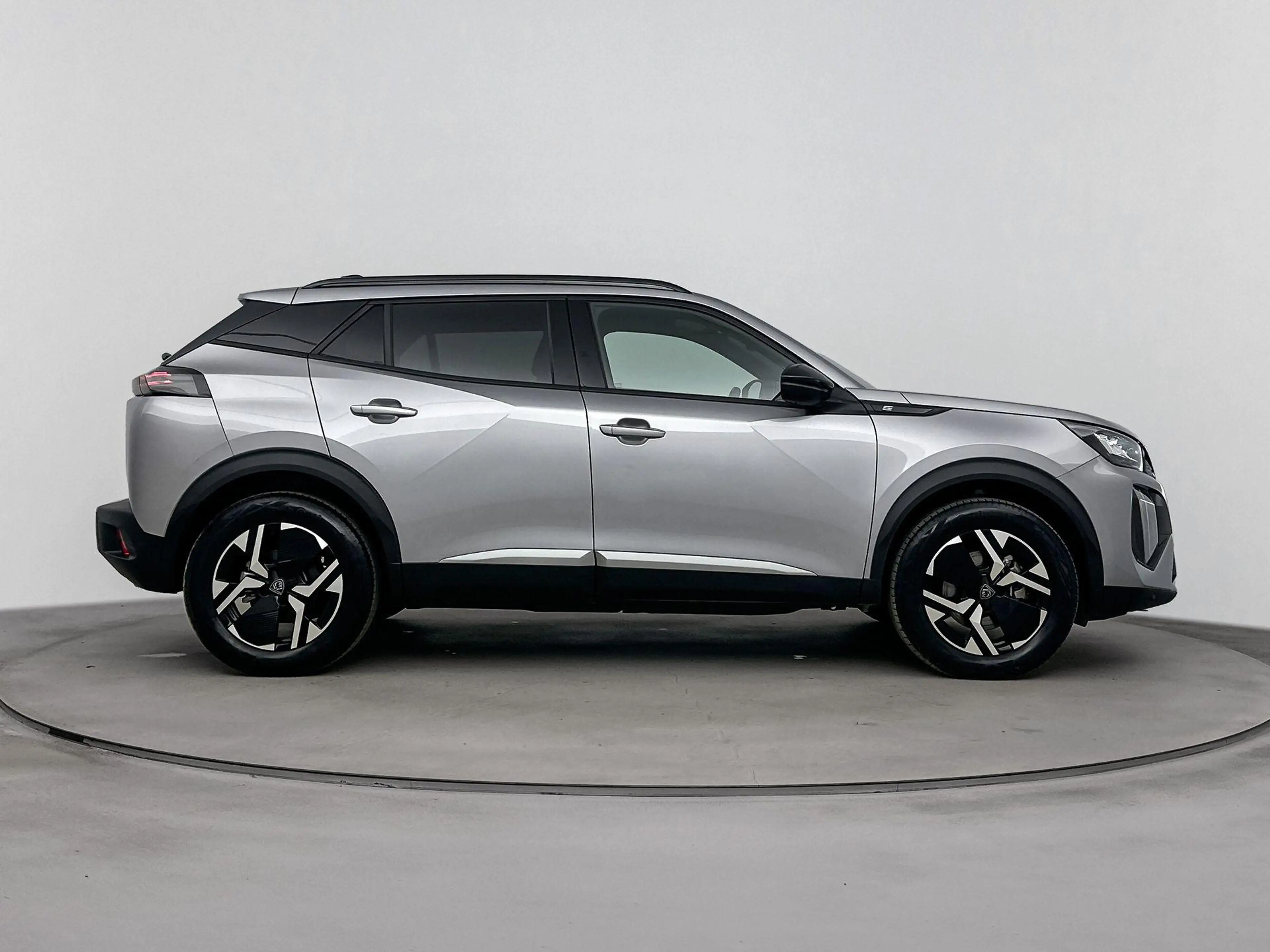 Peugeot e-2008 SUV EV Allure 50 kWh 136pk | Accu 100% | Navigatie — photo 11