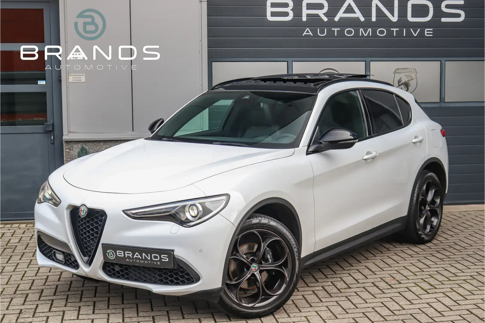 Alfa Romeo Stelvio 2.0 Super Q4 Vol opties 280PK Veloce pack Pano H&K Wit - 1