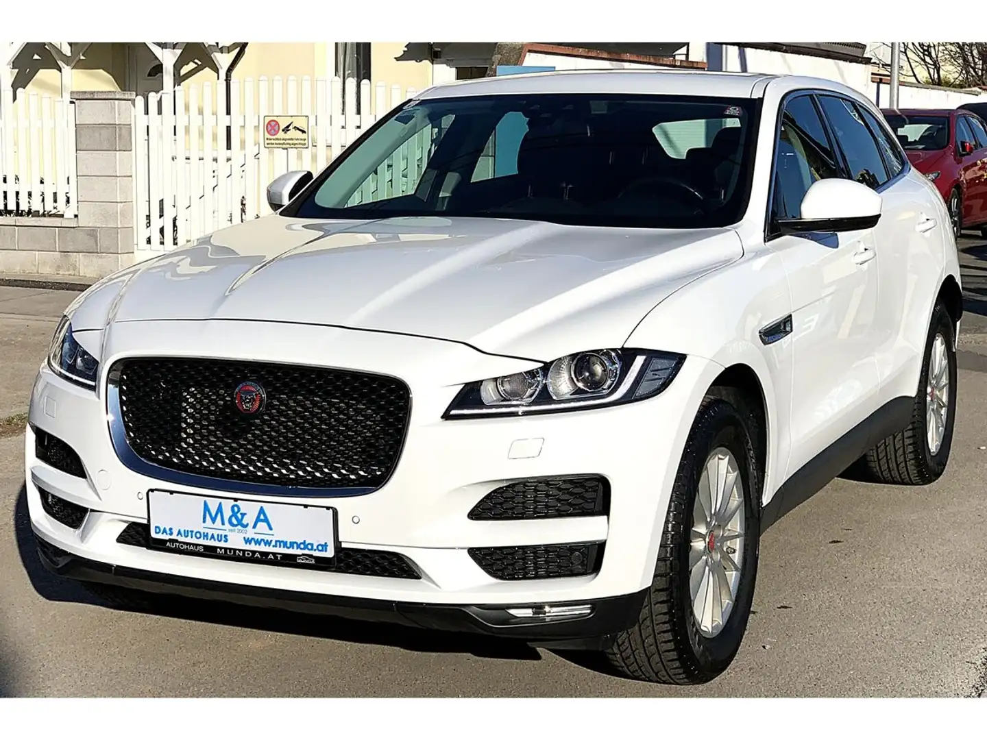 Jaguar F-Pace F-Pace 20d Prestige AWD Automatik Wit - 1