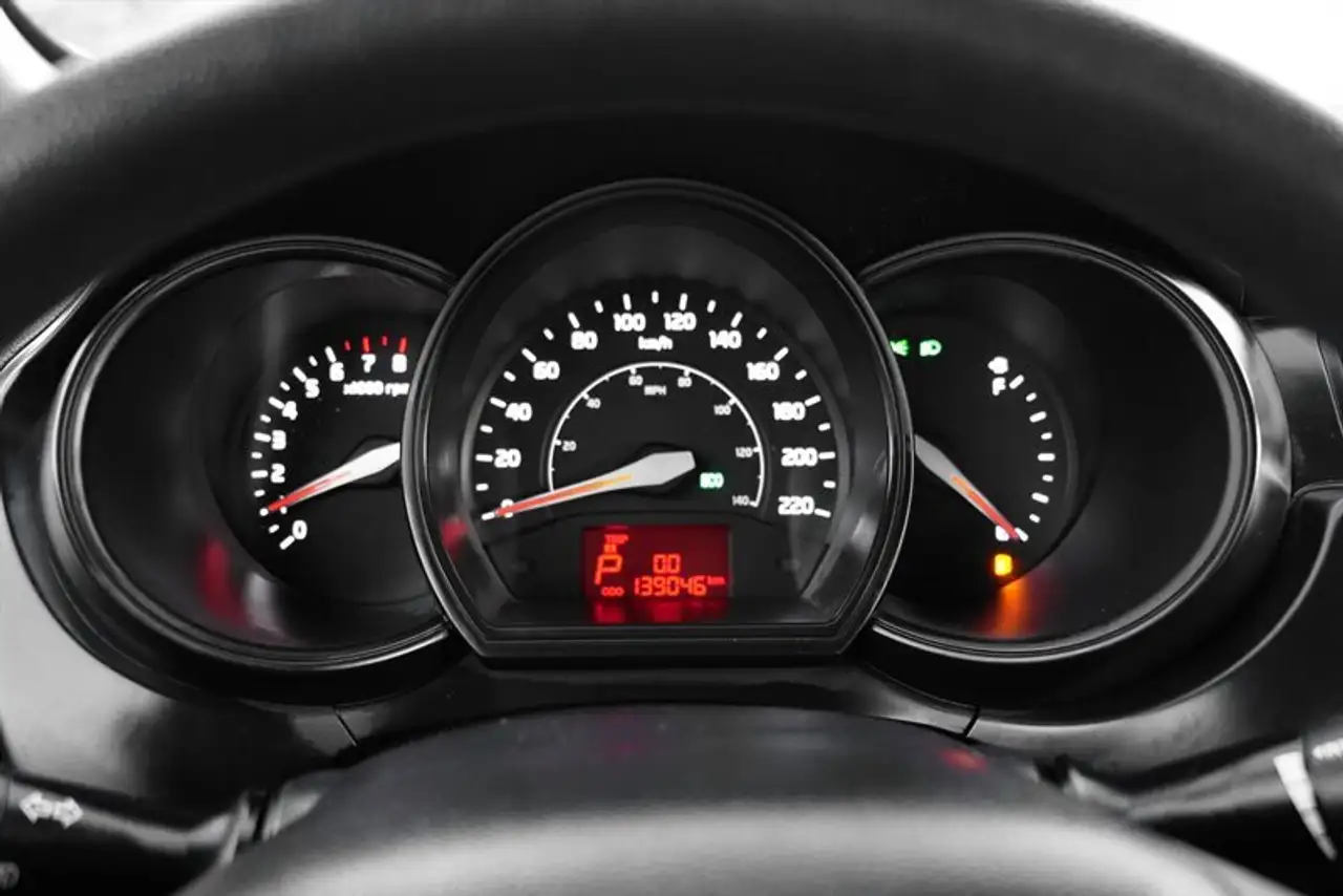 Kia Rio снимка Kia Rio