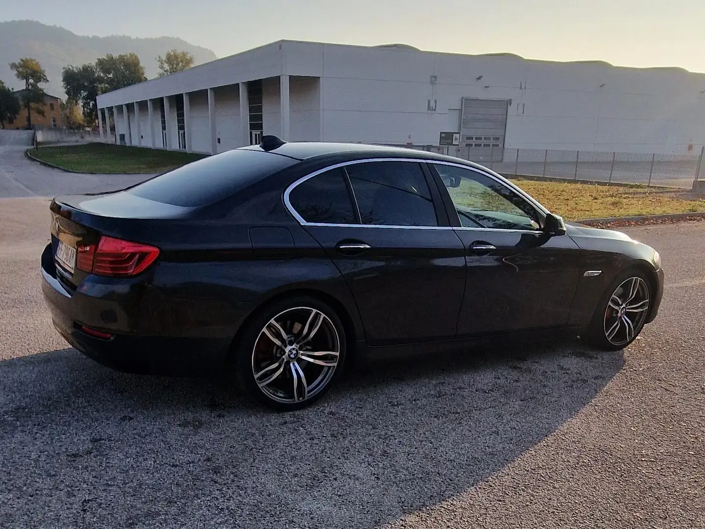 BMW 530 Serie 5 F10 Berlina 530d xdrive Luxury auto E6 Noir - 1