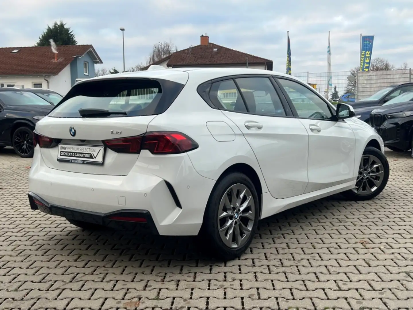BMW 120 F70 adLED Navi SHZ ParkAss Komfortzugang Klimaaut Weiß - 2