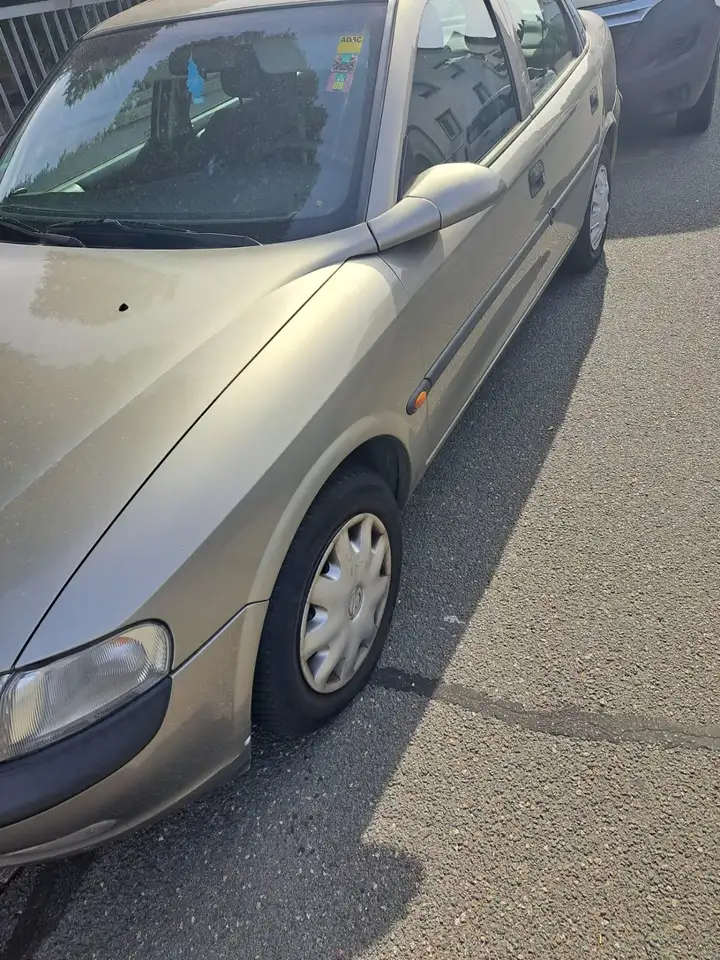 Opel Vectra 1.6, foto 8