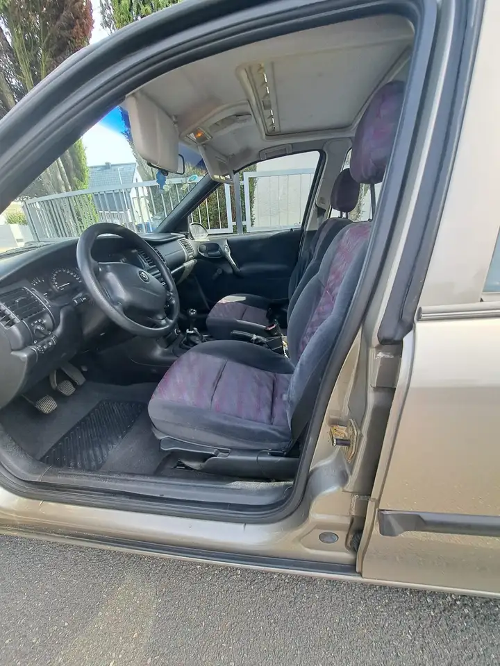 Opel Vectra 1.6, foto 6