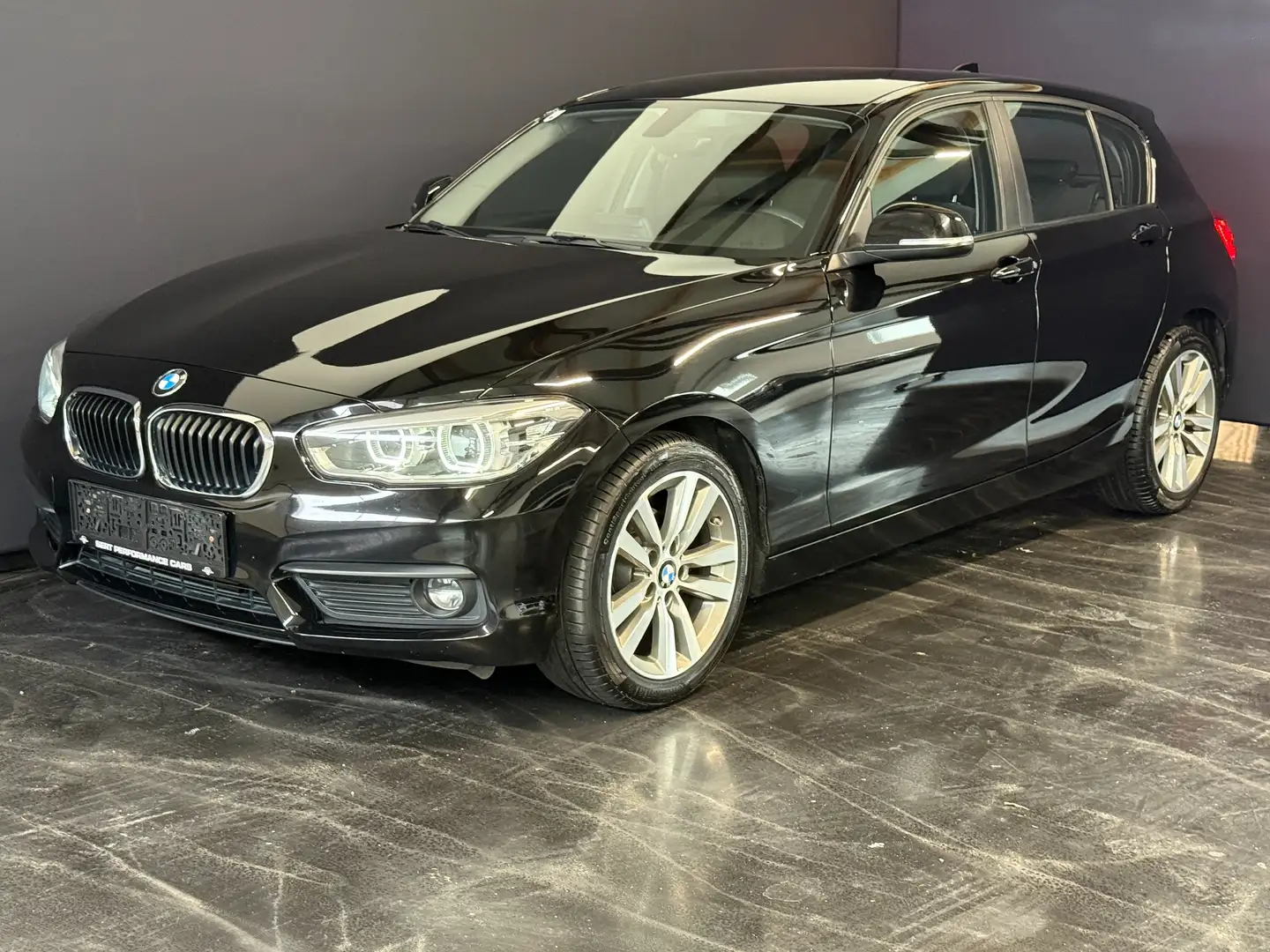 BMW 118 118 i Schwarz - 2