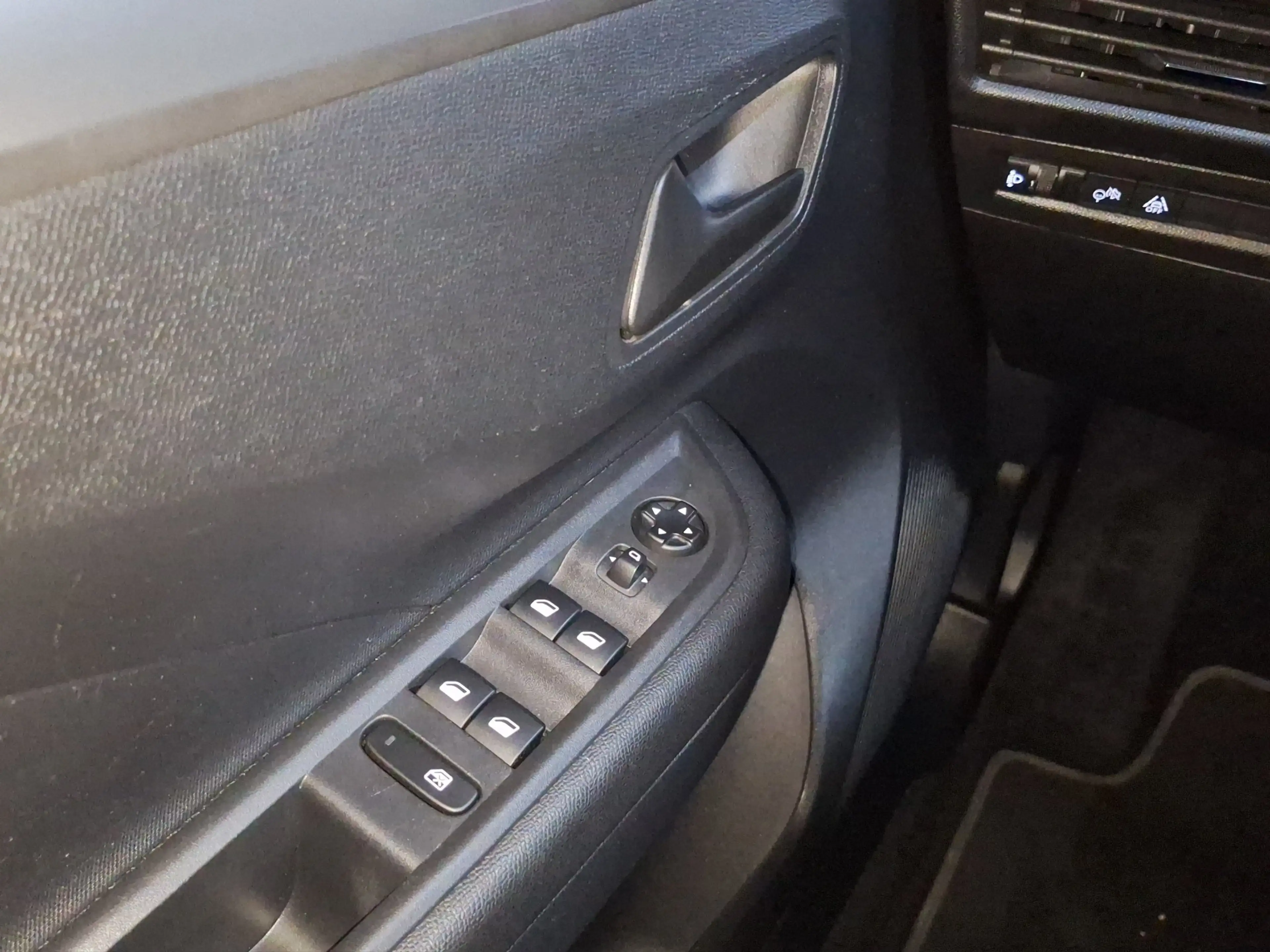 Opel Frontera 1.2 Edition 74kW LED+Fernlichtass.+PDC — photo 11