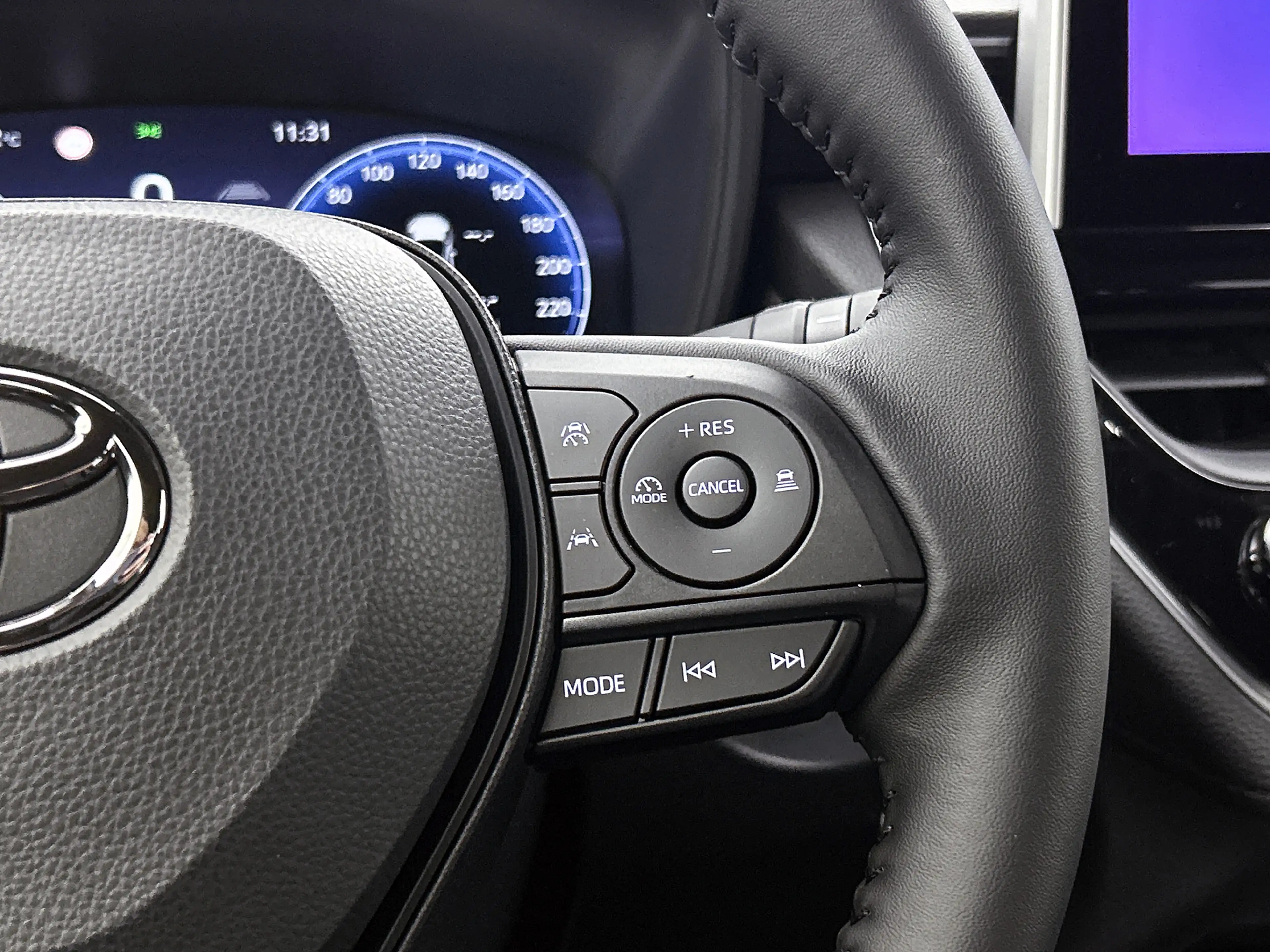 Toyota Corolla Cross Hybrid 140 Active — photo 15