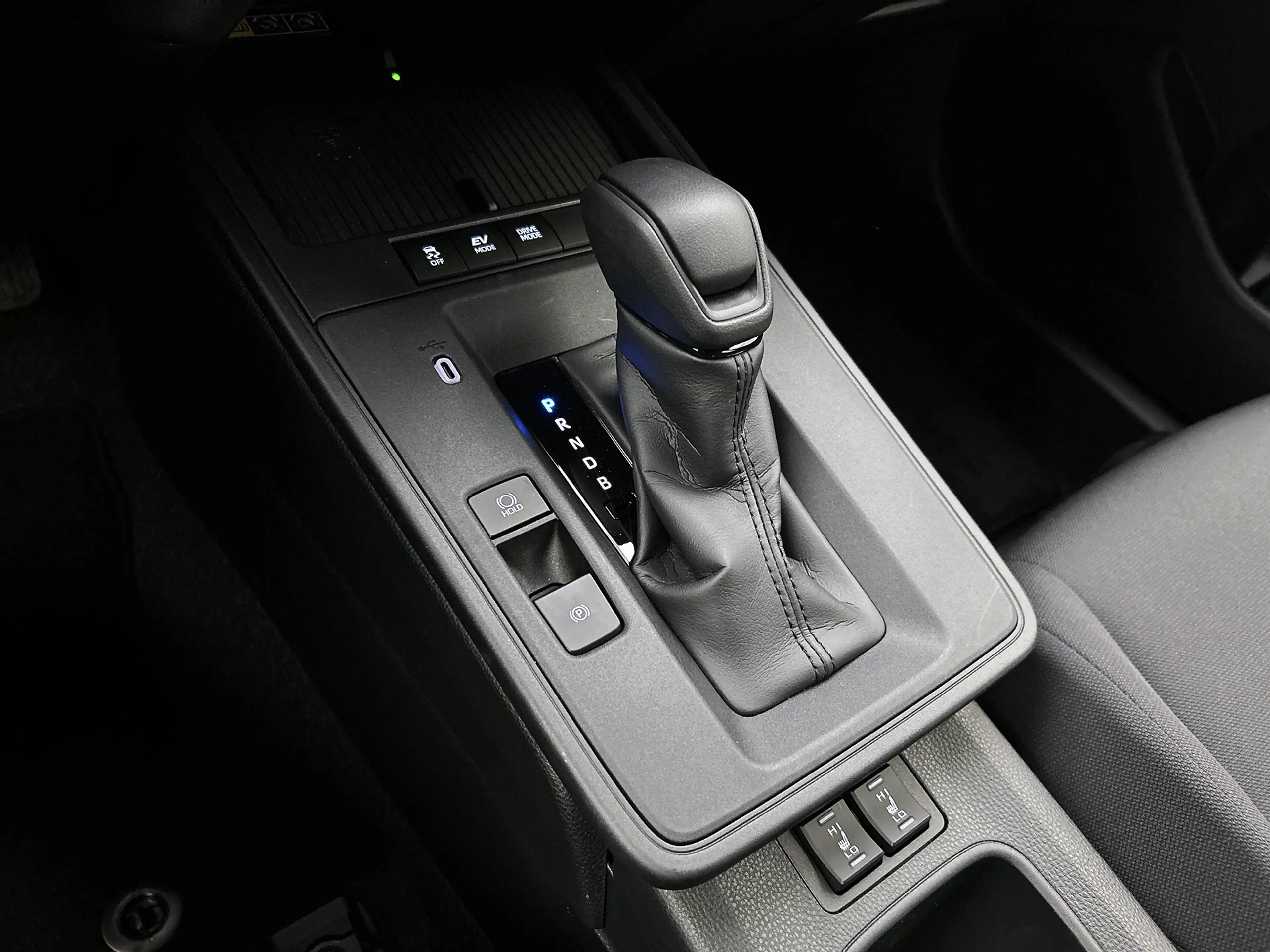 Toyota Corolla Cross Hybrid 140 Active — photo 11