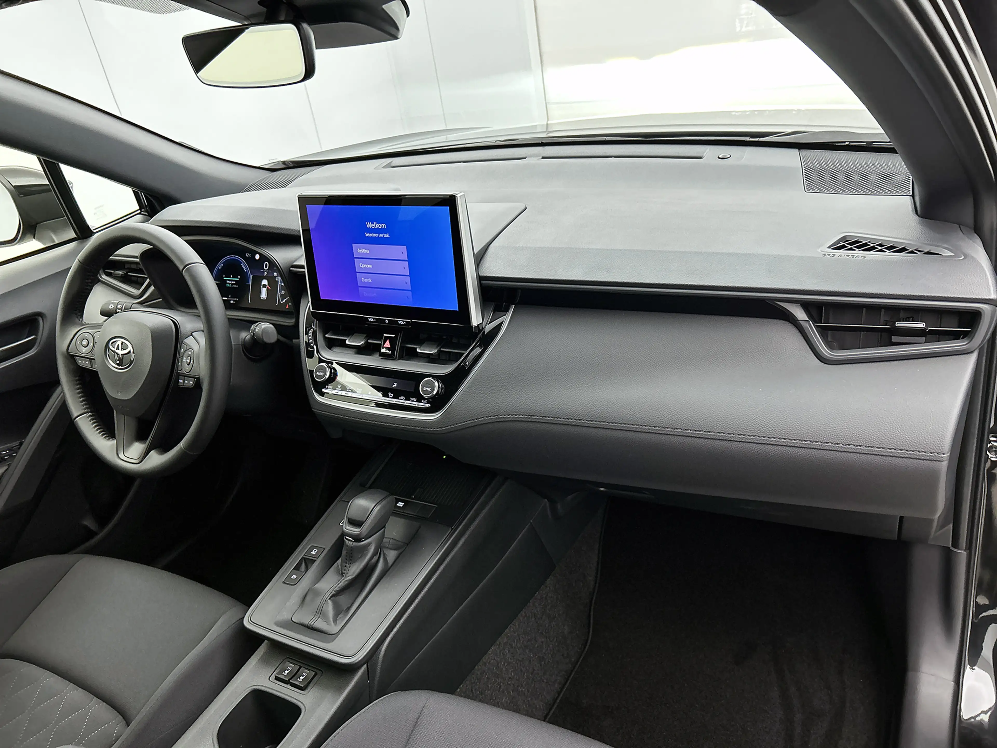 Toyota Corolla Cross Hybrid 140 Active — photo 6