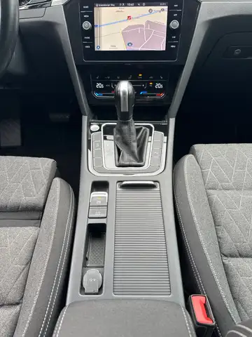 Volkswagen Passat view 16