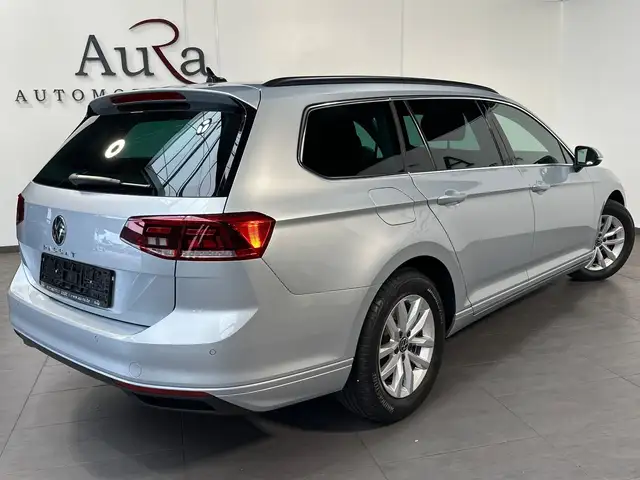 Volkswagen Passat view 4
