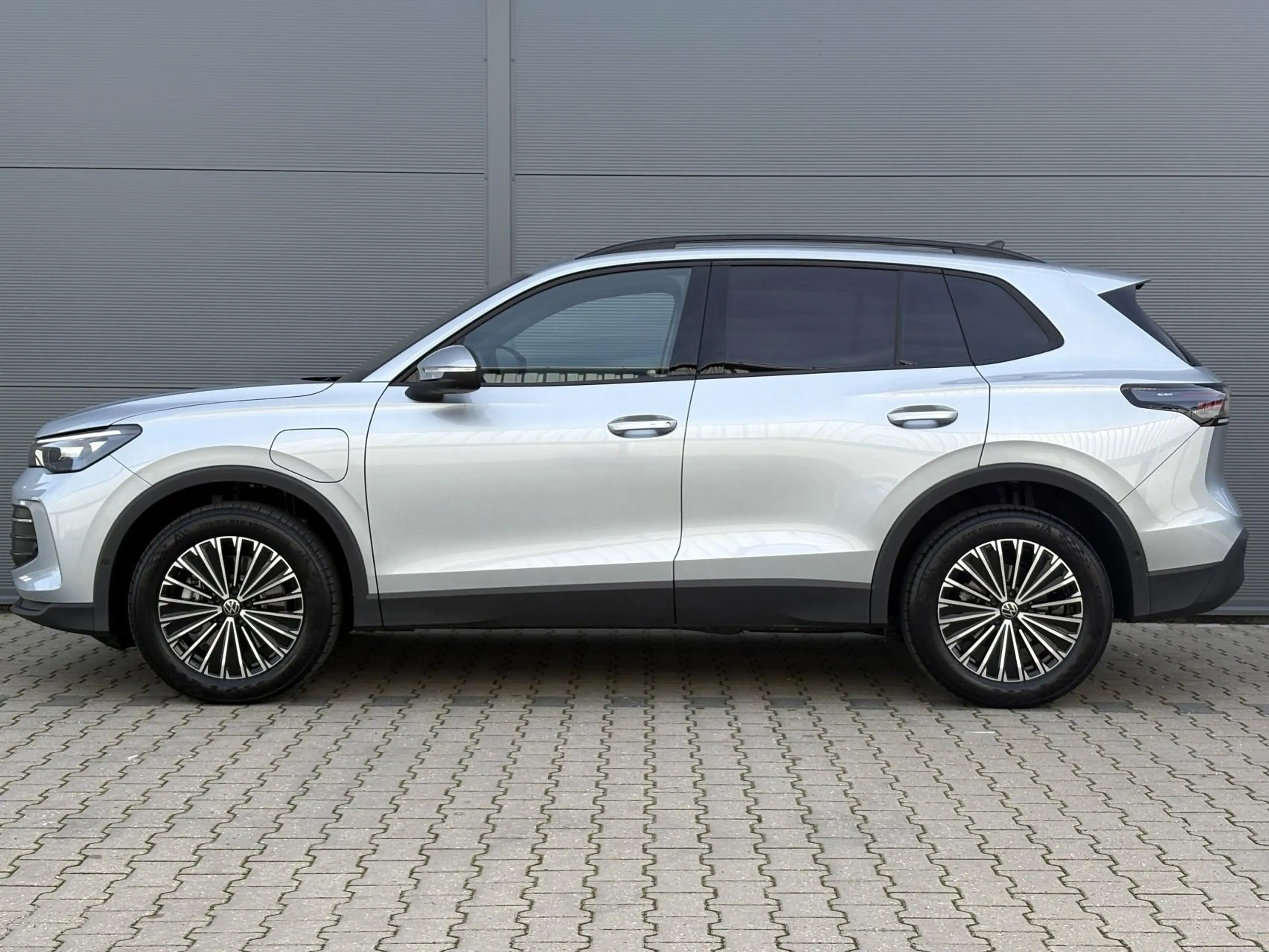 Volkswagen Tiguan 1.5 eHybrid 204pk DSG Life | SoH 98% | Trekhaak | — photo 14