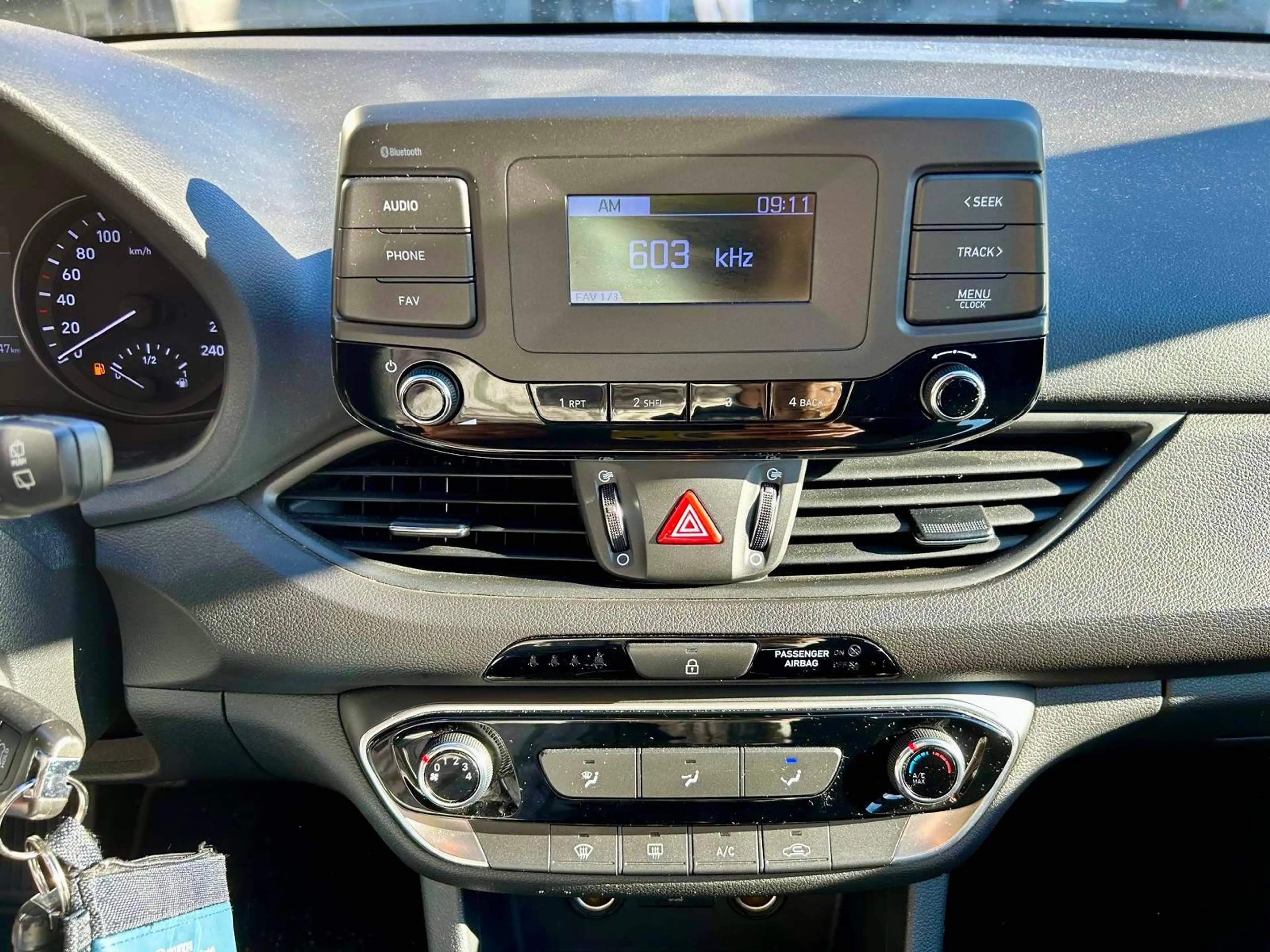 Hyundai i30 Select/Klima/Tempomat/ALU/6 Gang/51TKm — photo 12