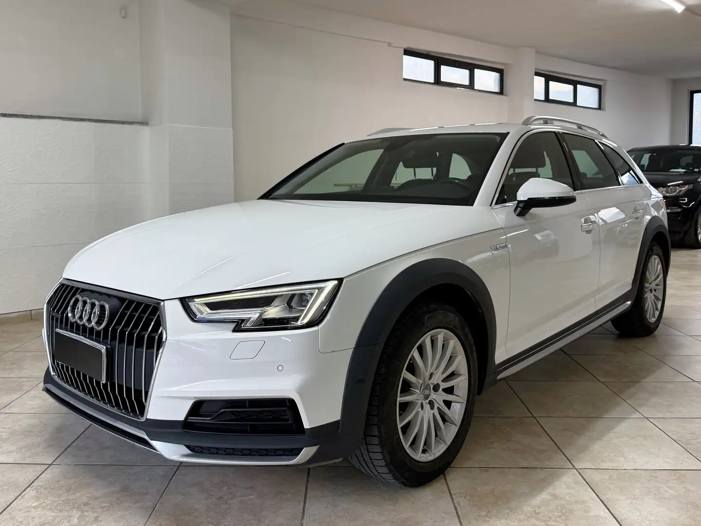Audi A4 allroad 2.0 tdi 150cv Business Manuale Unico Proprietario Blanc - 1