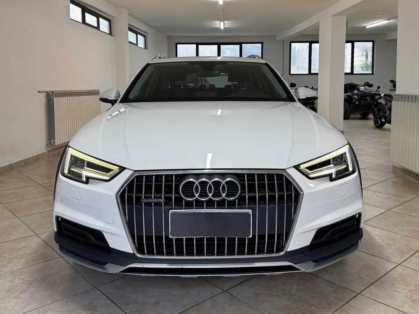 Audi A4 allroad 2.0 tdi 150cv Business Manuale Unico Proprietario Blanc - 2