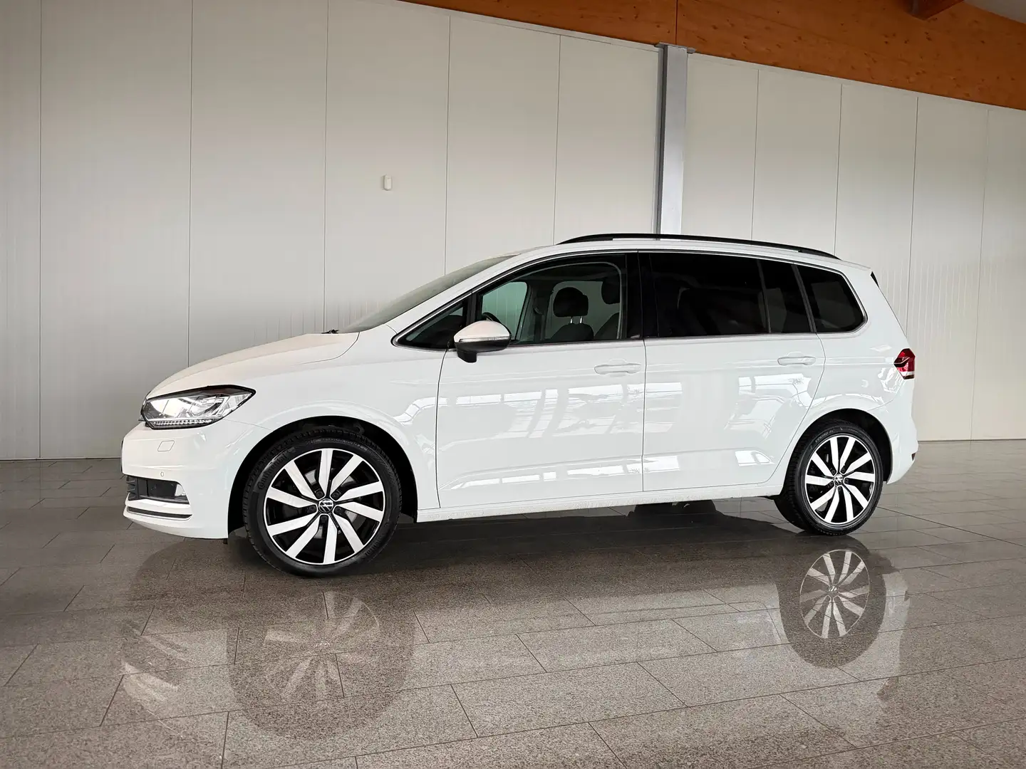 Volkswagen Touran Highline TDI DSG Weiß - 1