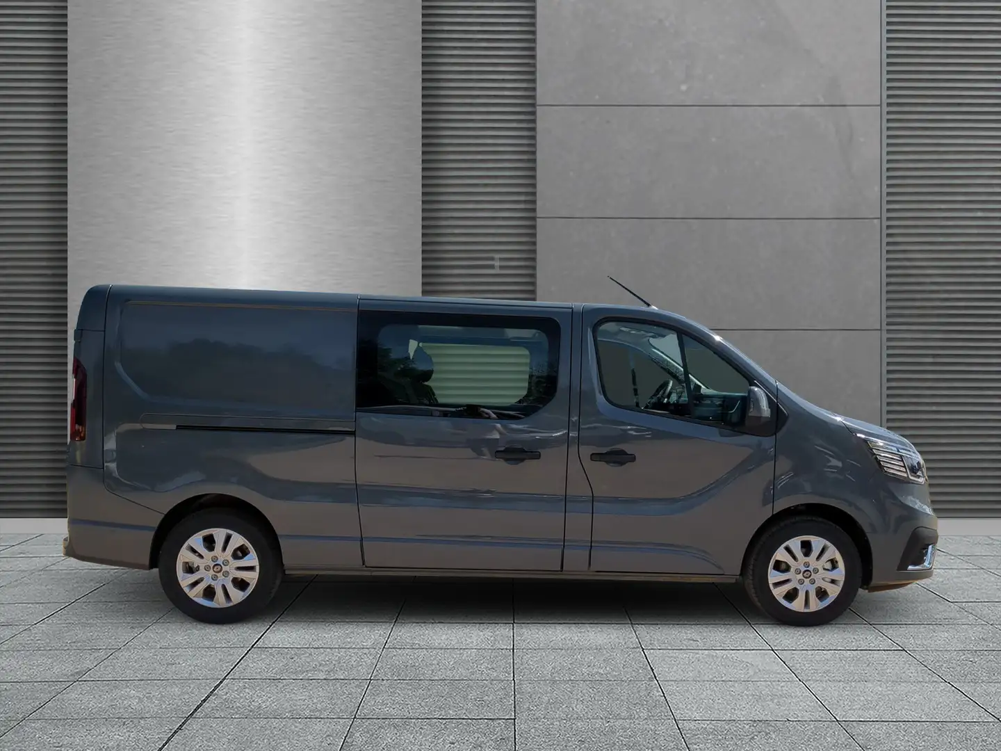 Renault Trafic DoKa dCi 170 Extra L2H1 SHZ+AHK+Klimaauto. Grijs - 2