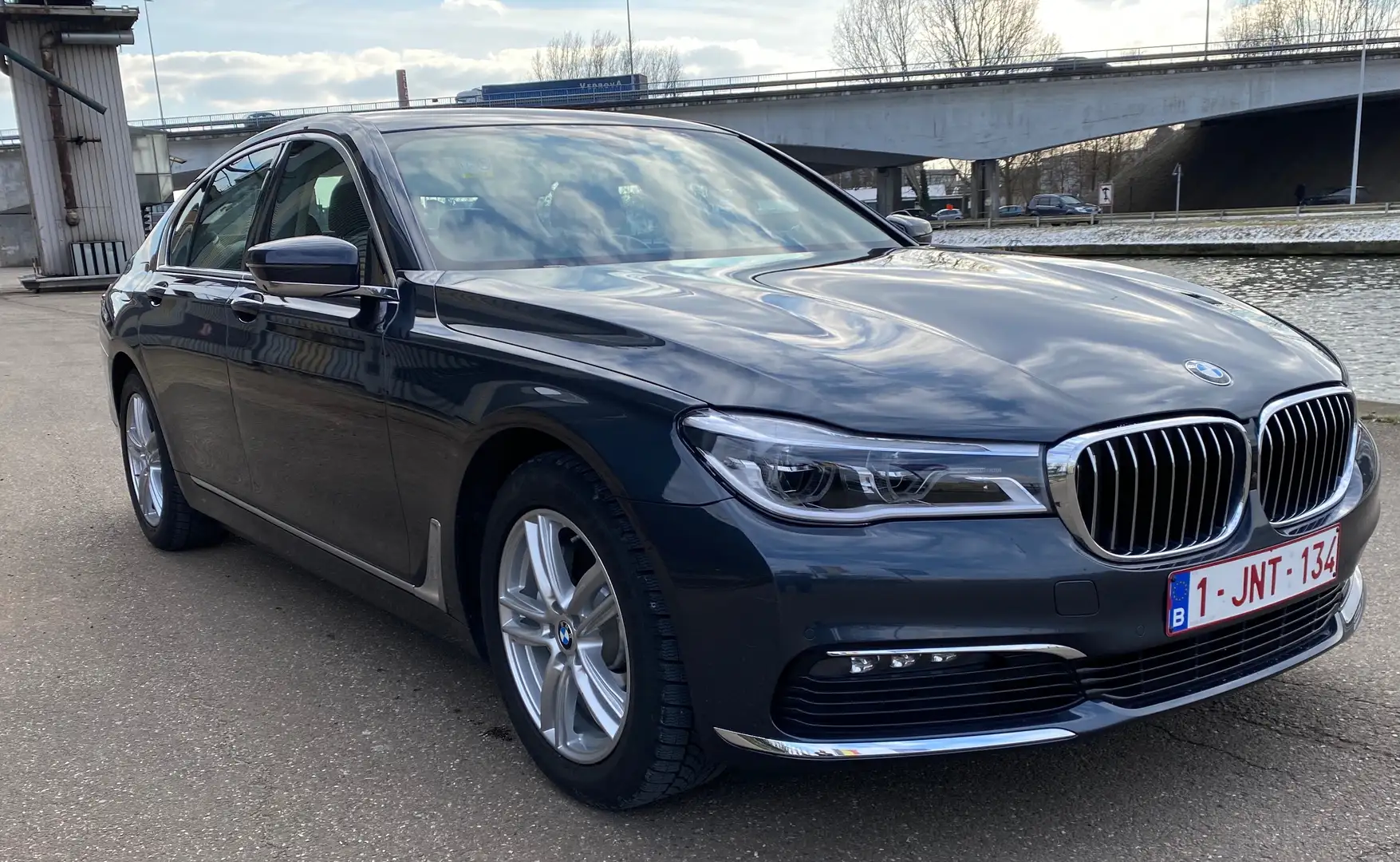 BMW 740 740i Gris - 2