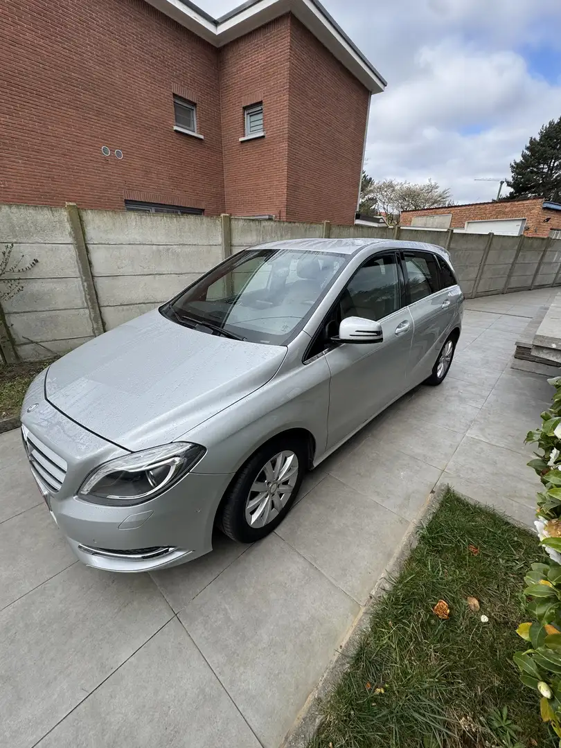 Mercedes-Benz B 200 (BlueEFFICIENCY) 7G-DCT - 2