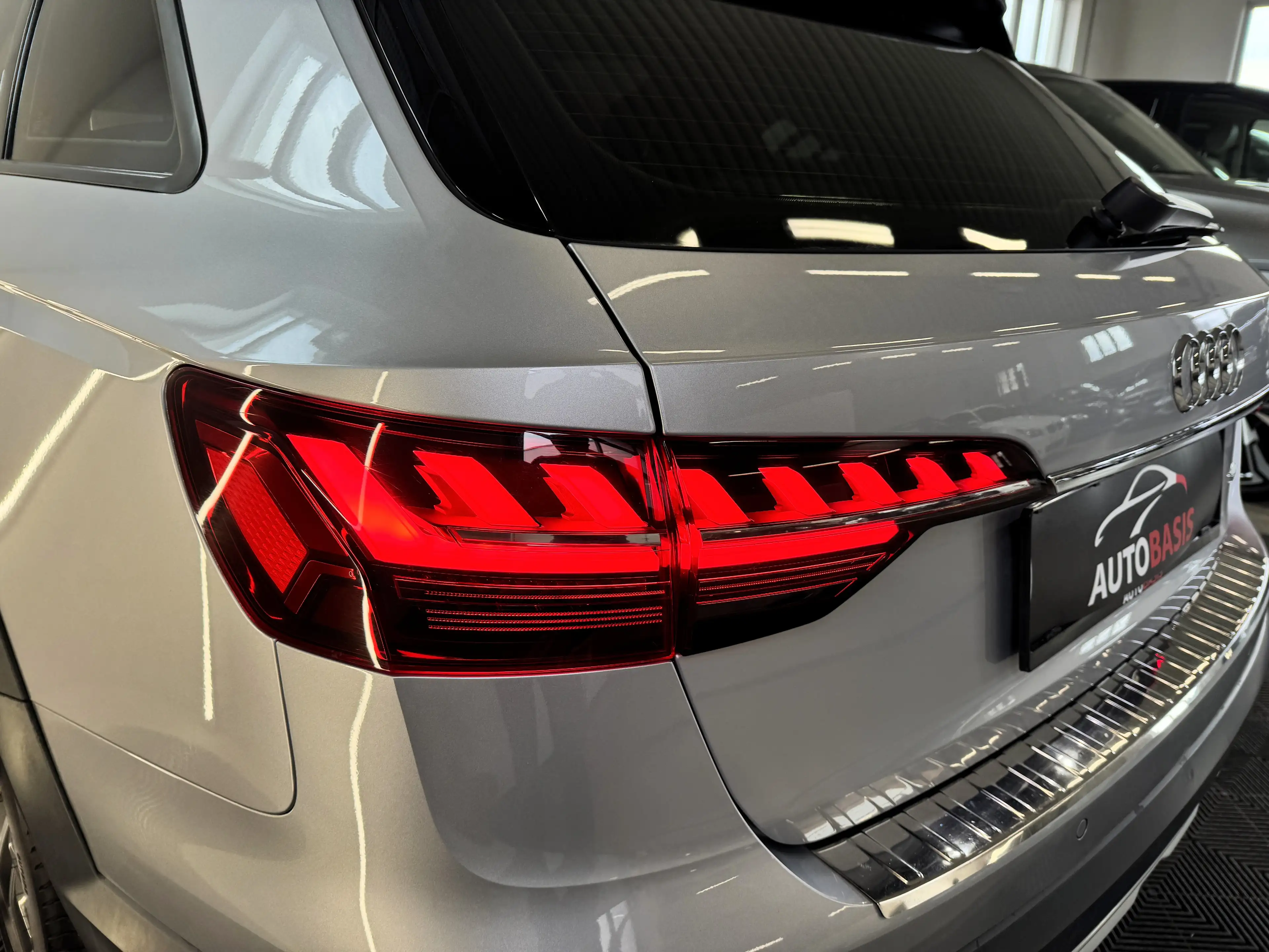 Audi A4 allroad 40 TDI Allroad quattro LED/Standheizung/AHK/Kamera — photo 11