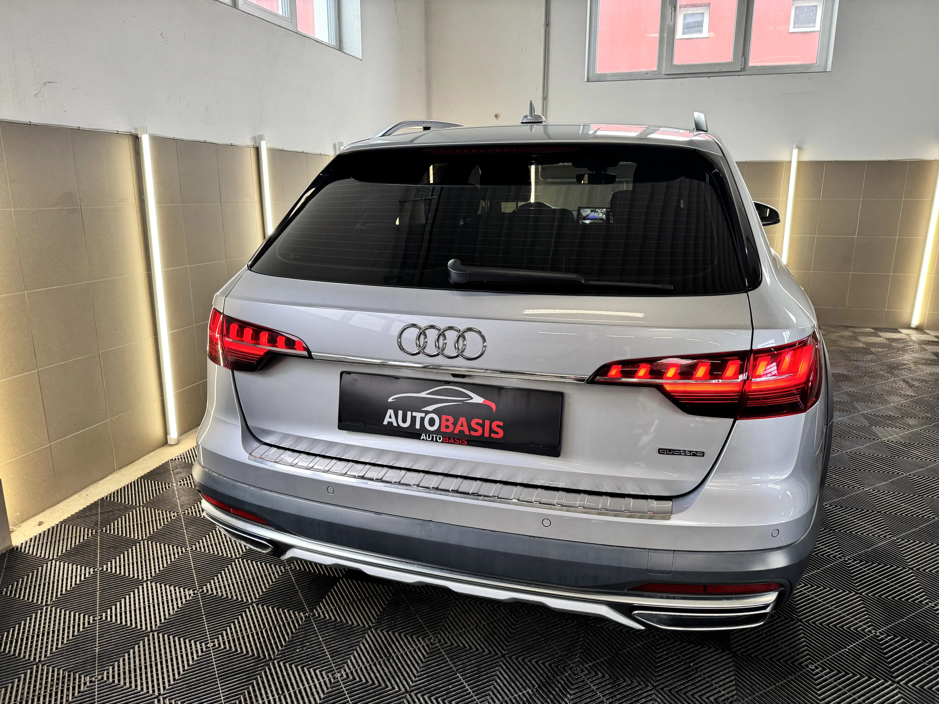 Audi A4 allroad 40 TDI Allroad quattro LED/Standheizung/AHK/Kamera — photo 8