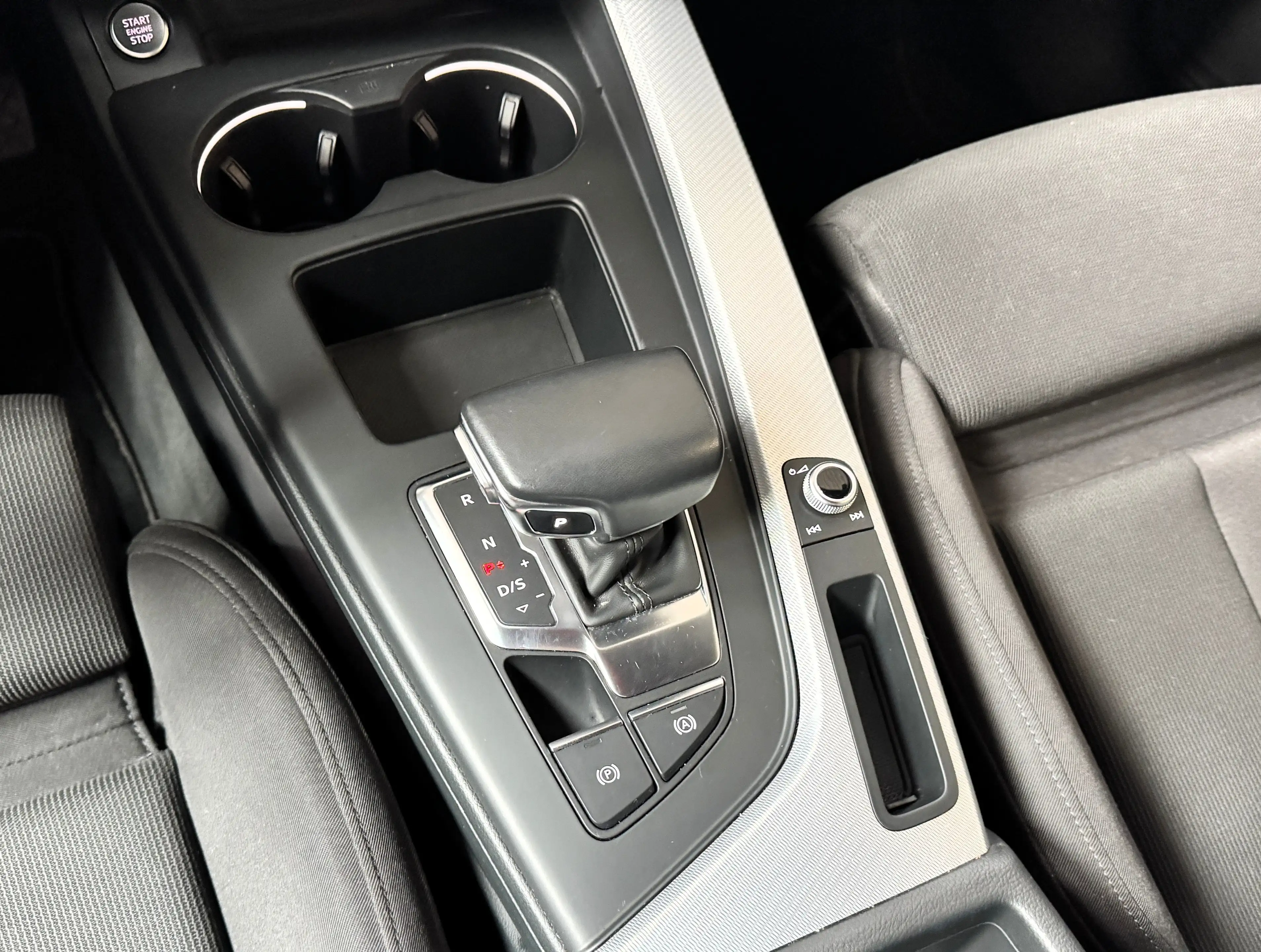 Audi A4 allroad 40 TDI Allroad quattro LED/Standheizung/AHK/Kamera — photo 15