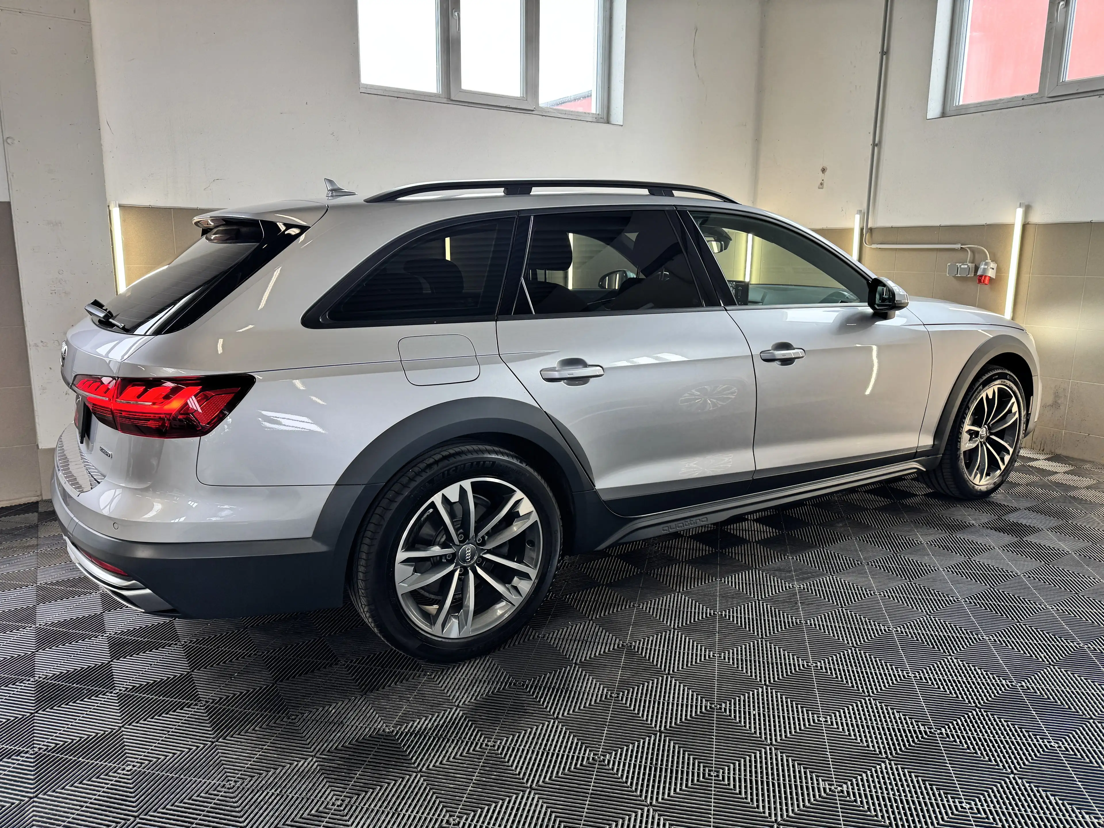 Audi A4 allroad 40 TDI Allroad quattro LED/Standheizung/AHK/Kamera — photo 5
