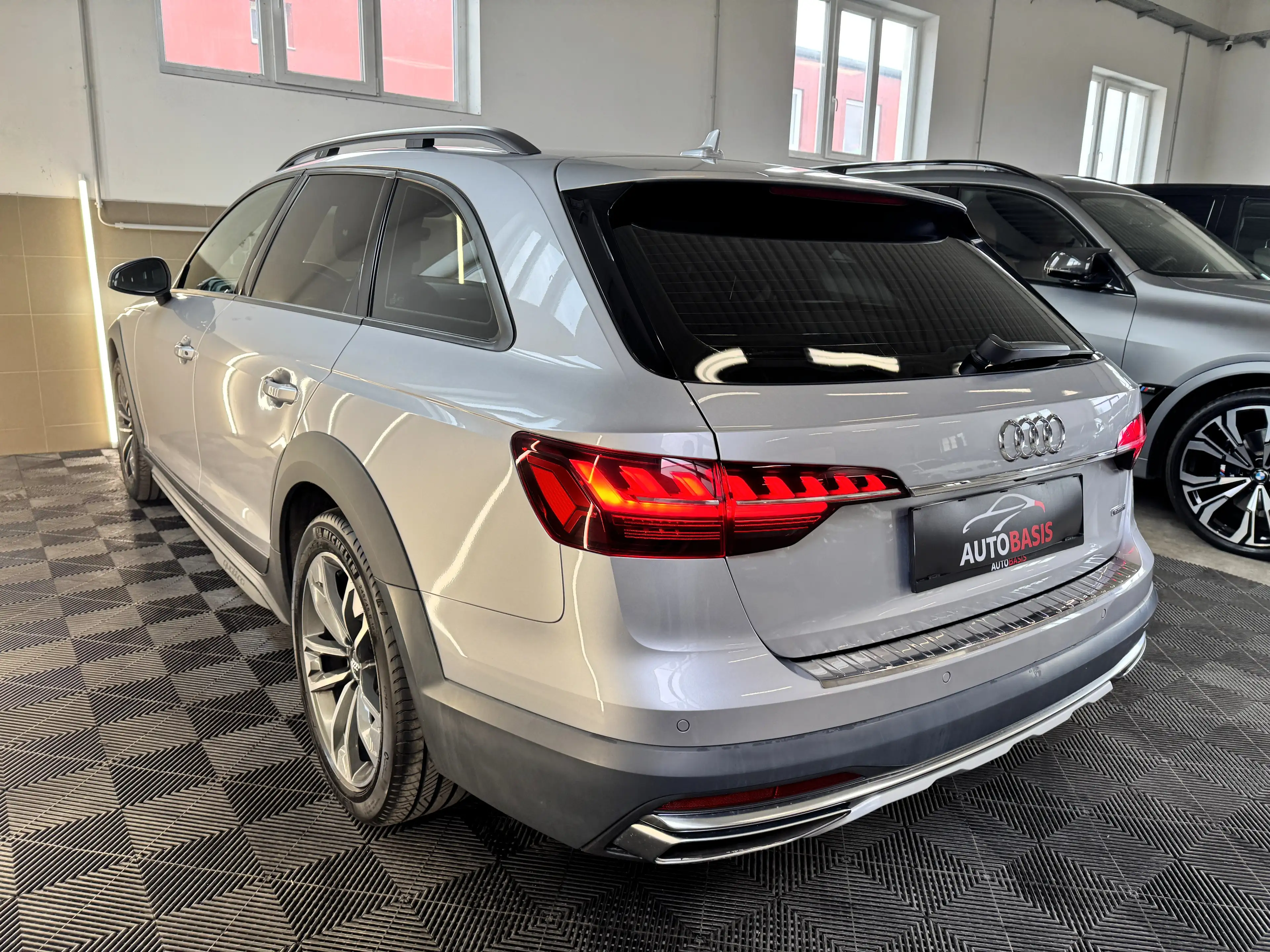 Audi A4 allroad 40 TDI Allroad quattro LED/Standheizung/AHK/Kamera — photo 10