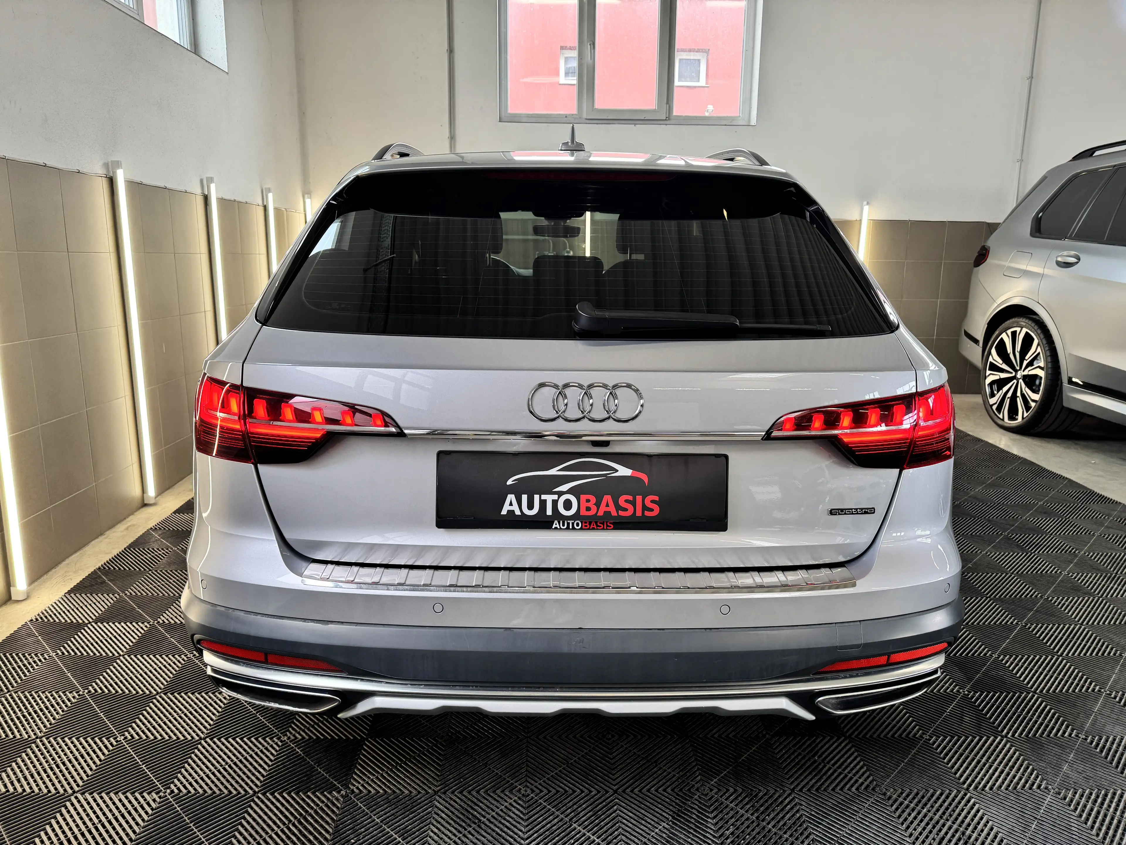 Audi A4 allroad 40 TDI Allroad quattro LED/Standheizung/AHK/Kamera — photo 9