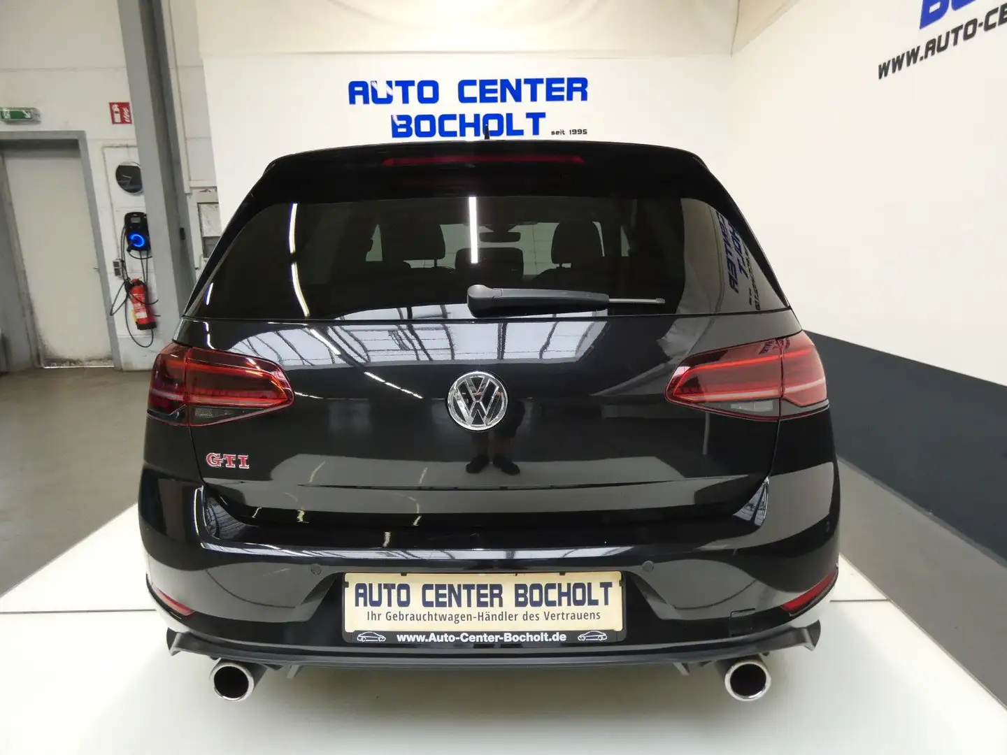 Volkswagen Golf VII Lim. GTI Performance BMT/Start-Stopp Schwarz - 2