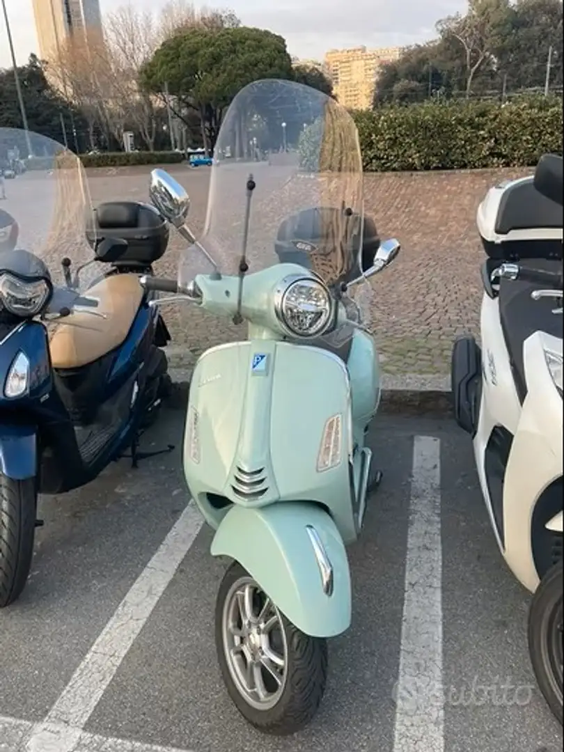 Vespa GTS 300 ABS Verde - 1